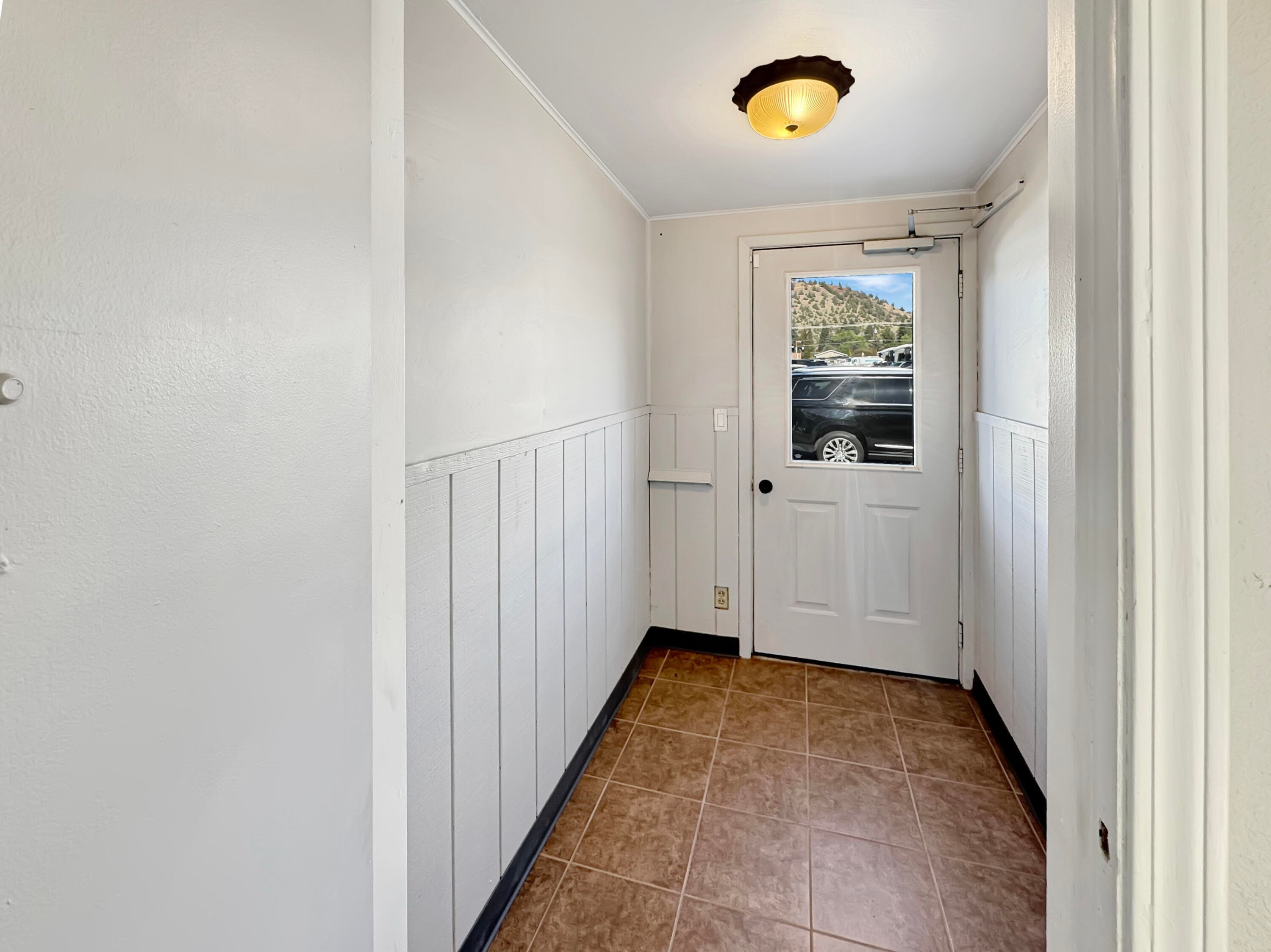 Photo 4 of 671 NE Greenwood Avenue, 3