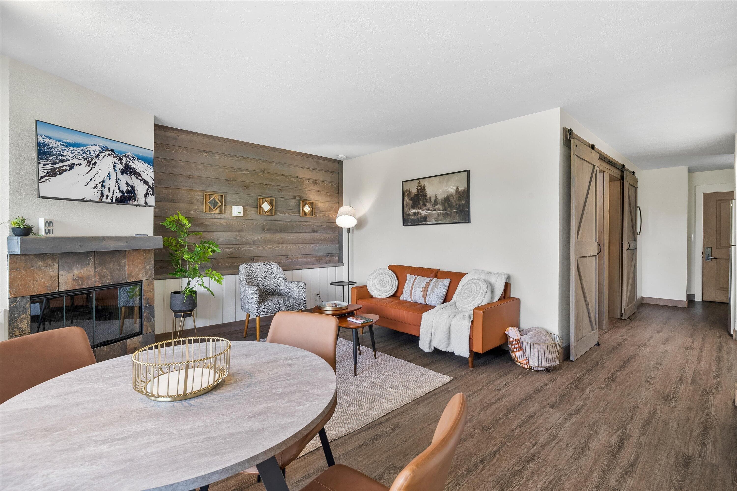 Photo 4 of 18575 SW Century Drive, 812