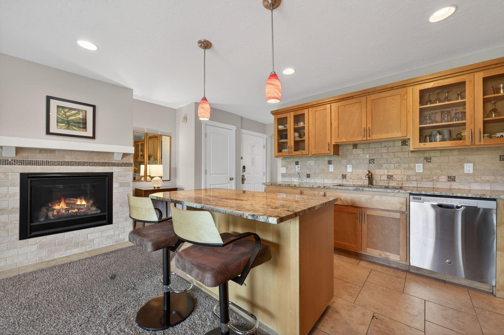 Photo 3 of 1565 NW Wall Street, 331-332