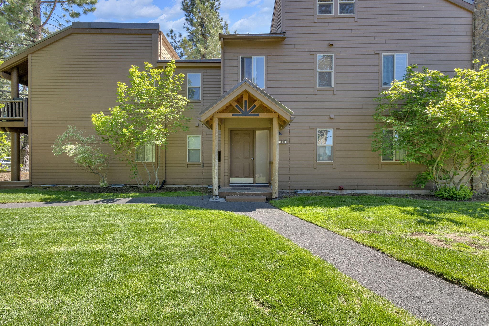Photo 4 of 17654 Pinnacle Lane, # 18