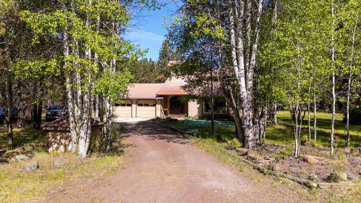 Photo 2 of 54715 Silver Fox Drive