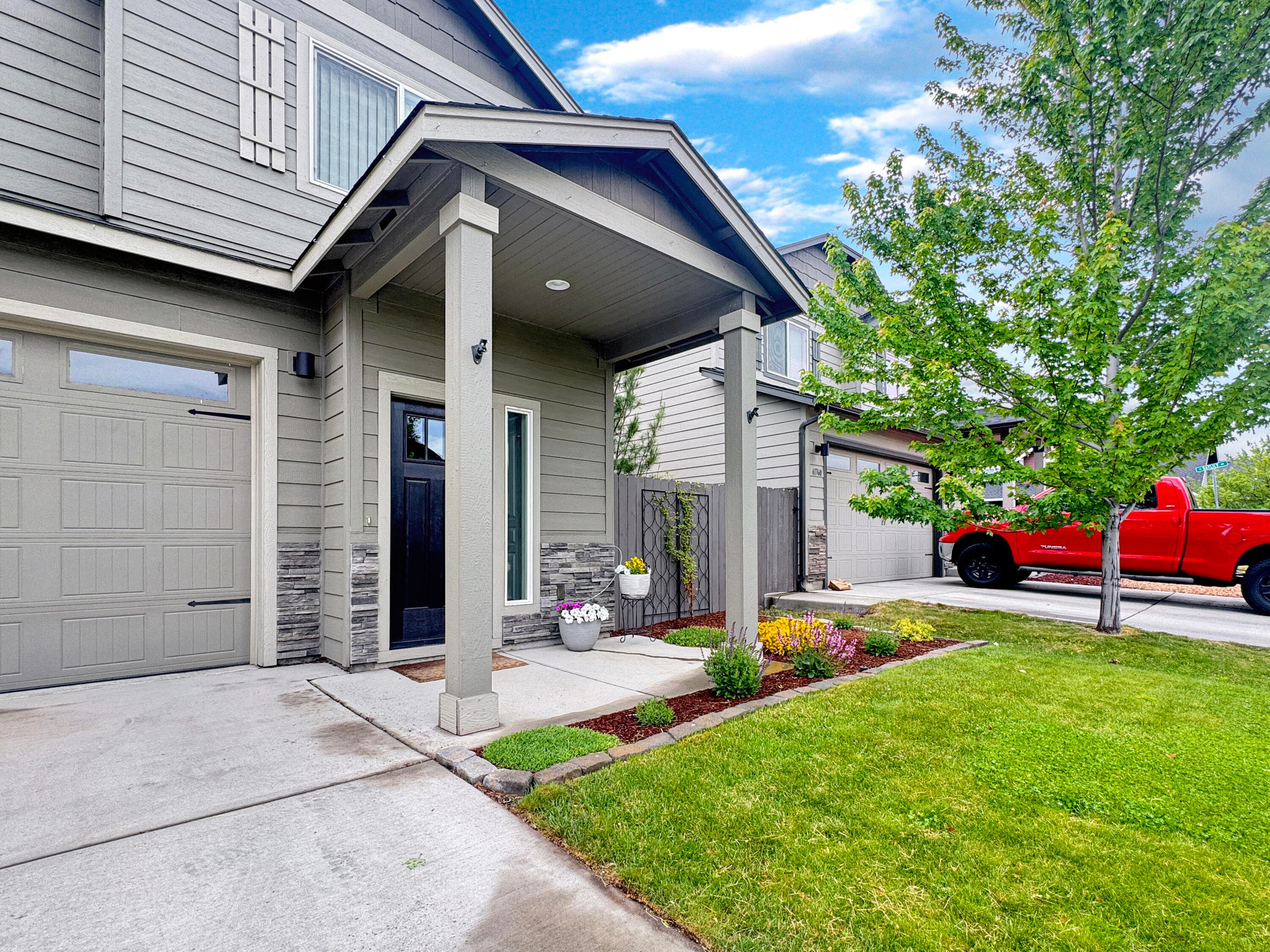 Photo 4 of 61764 SE Camellia Street