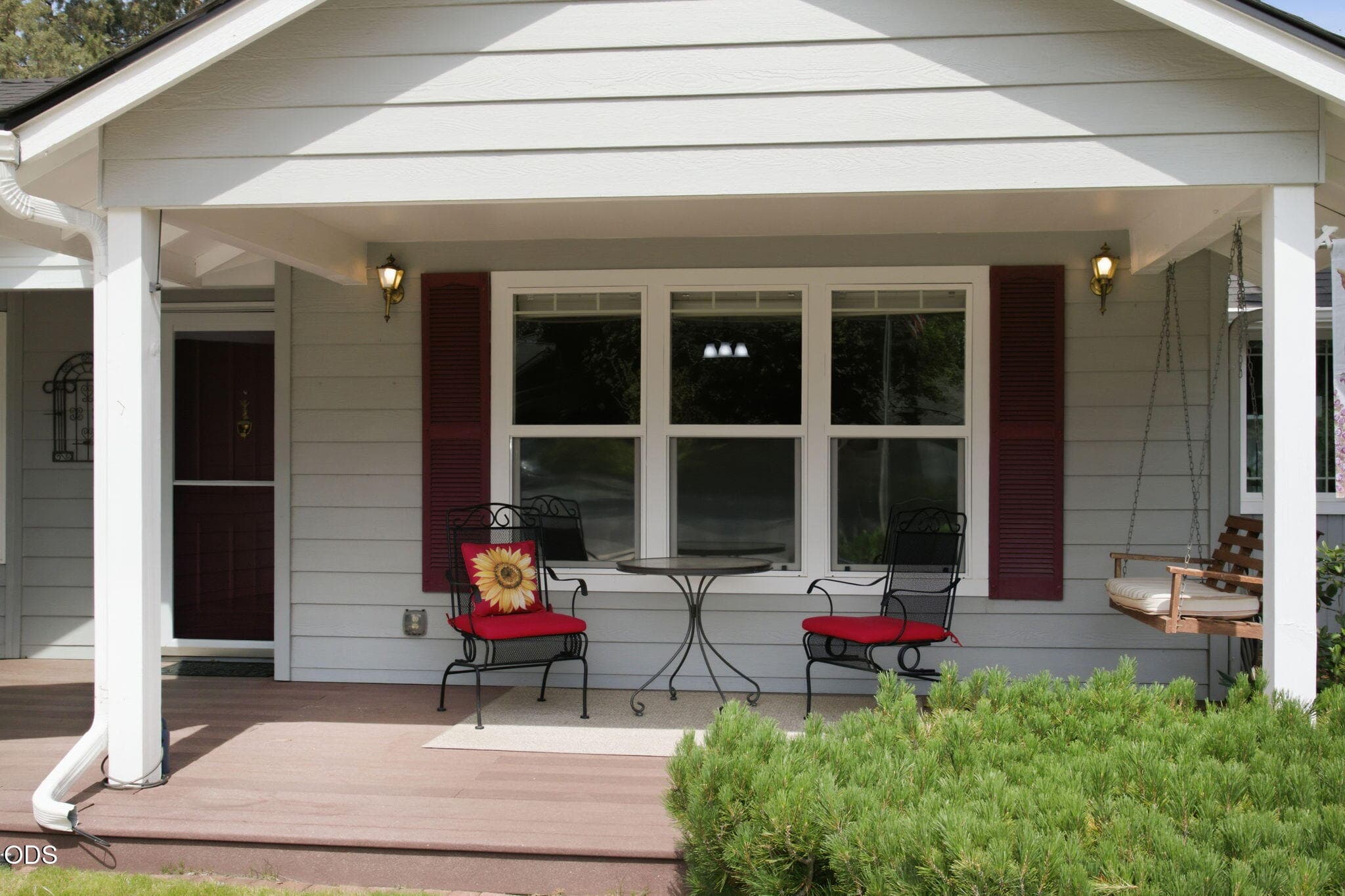 Photo 2 of 1105 SE Palmwood Court