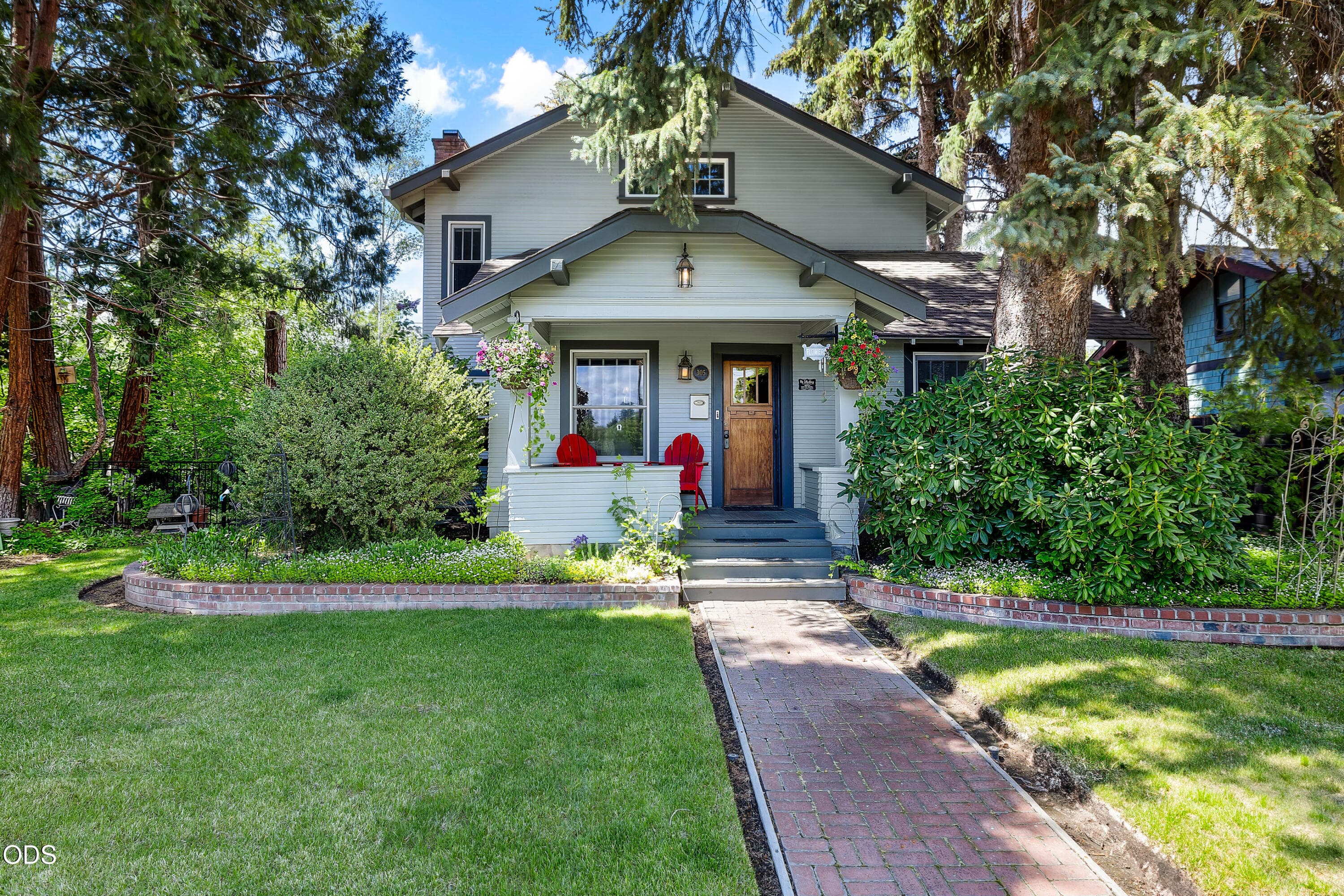 Primary photo of 305 NW Columbia Street
