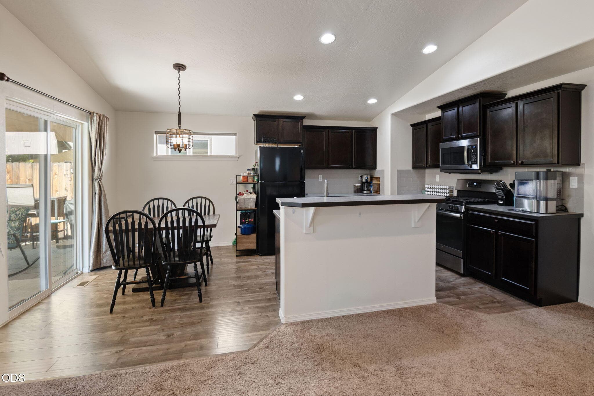 Photo 4 of 21184 Darnel Avenue