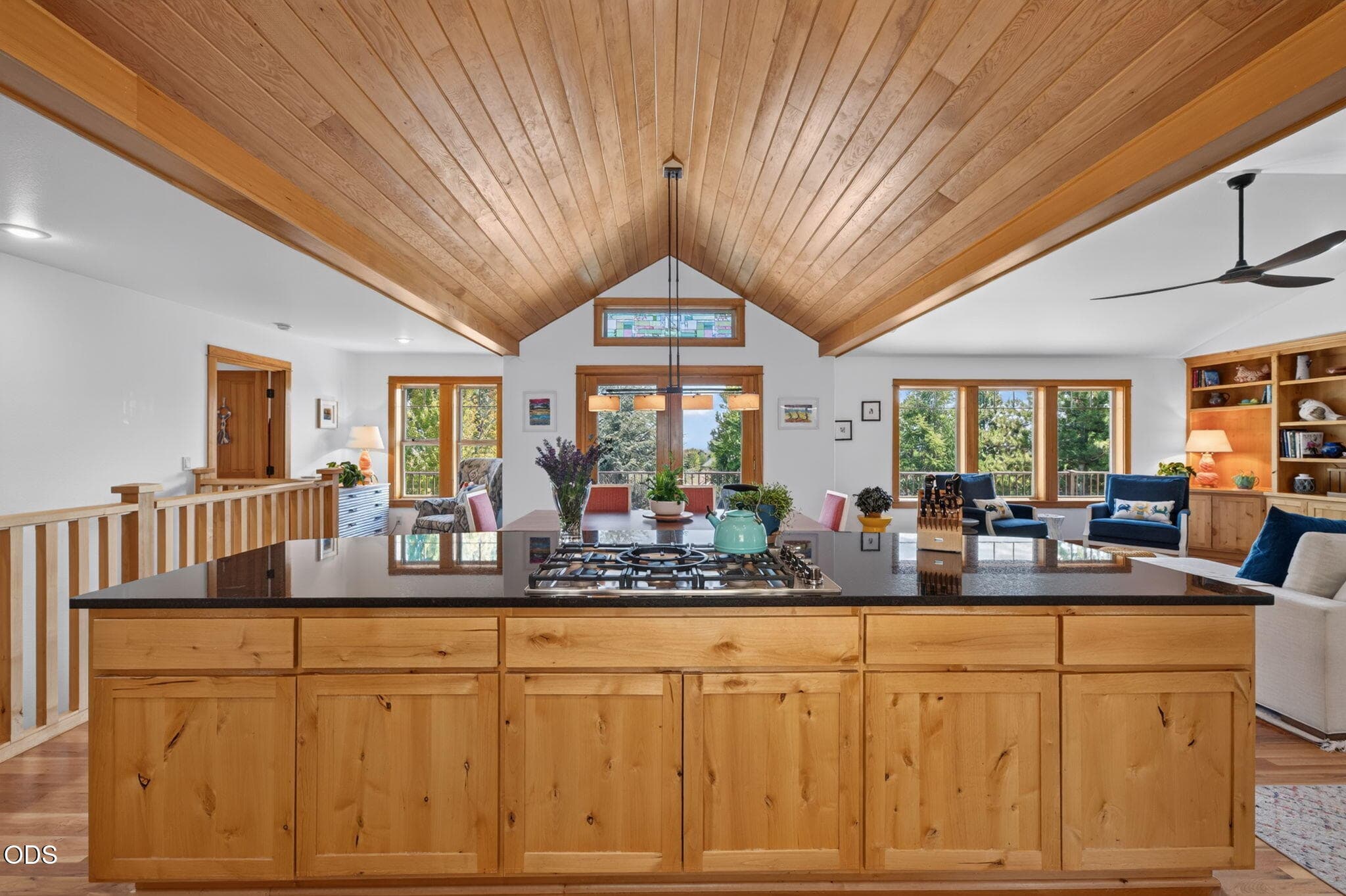 Photo 2 of 577 NW Greyhawk Avenue