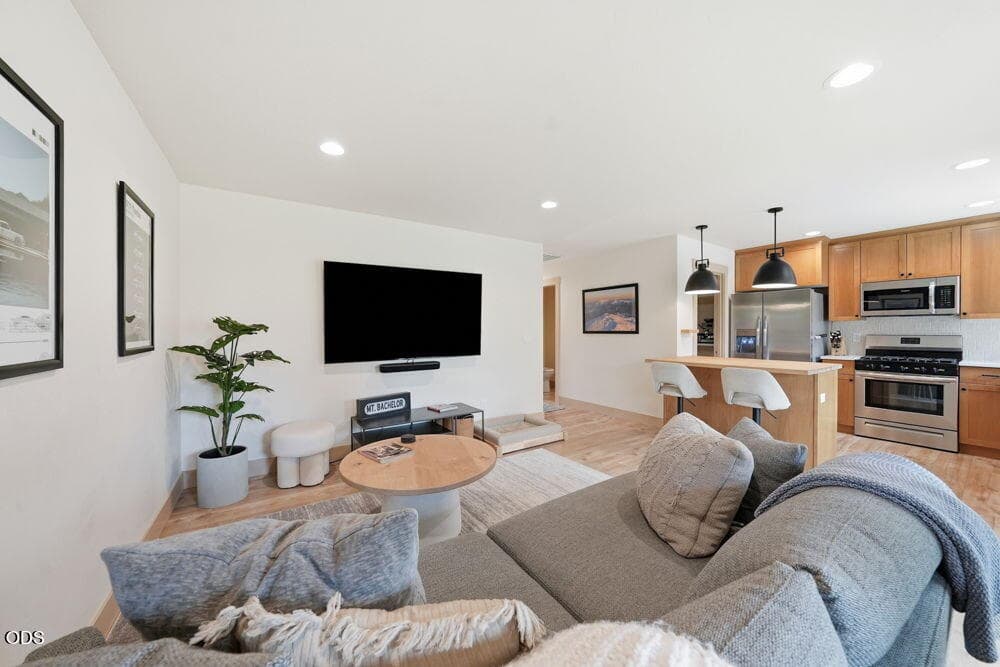 Photo 4 of 62851 NE Daniel Road, # 2