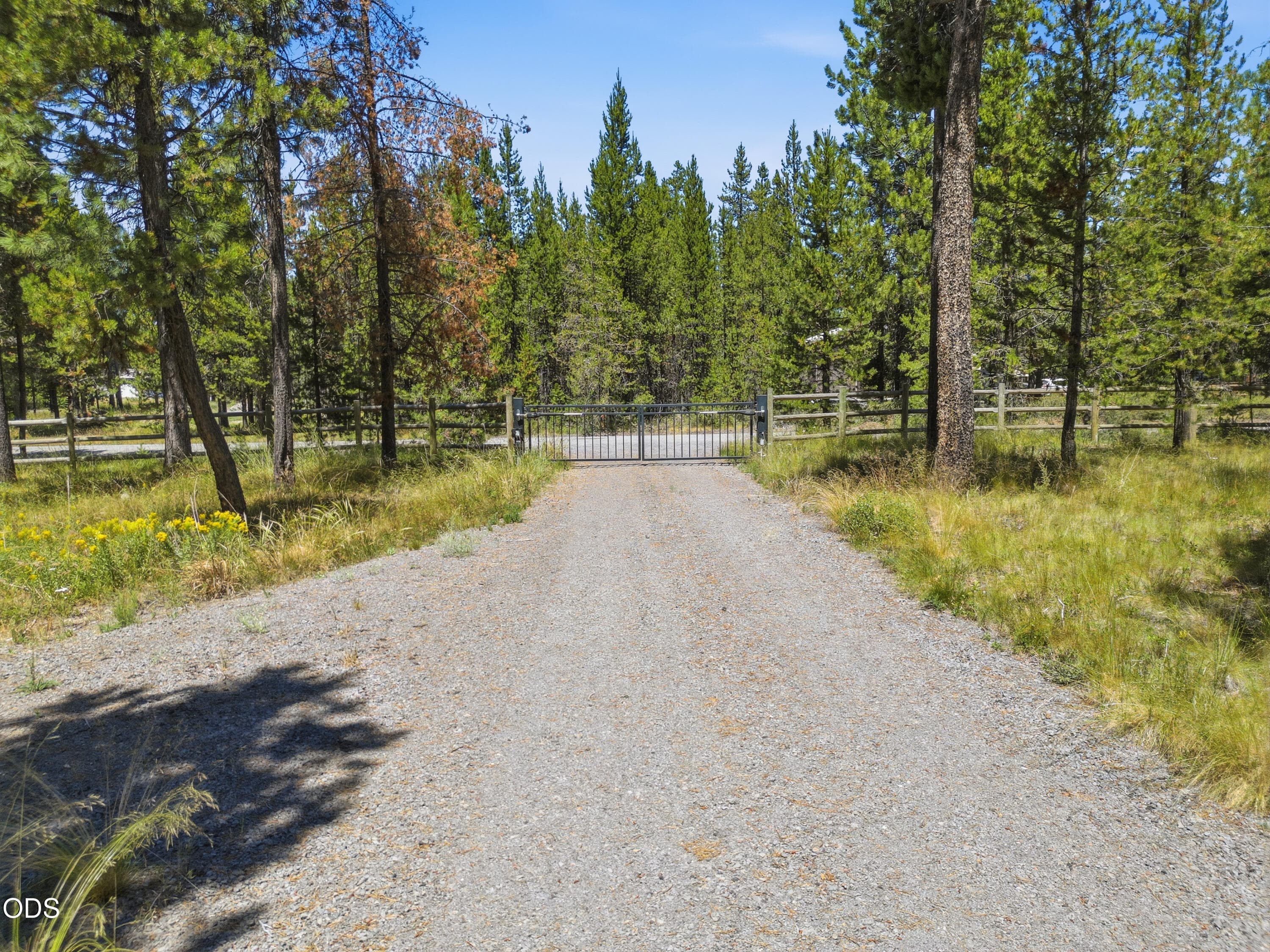 Photo 4 of 17043 Elsinore Road