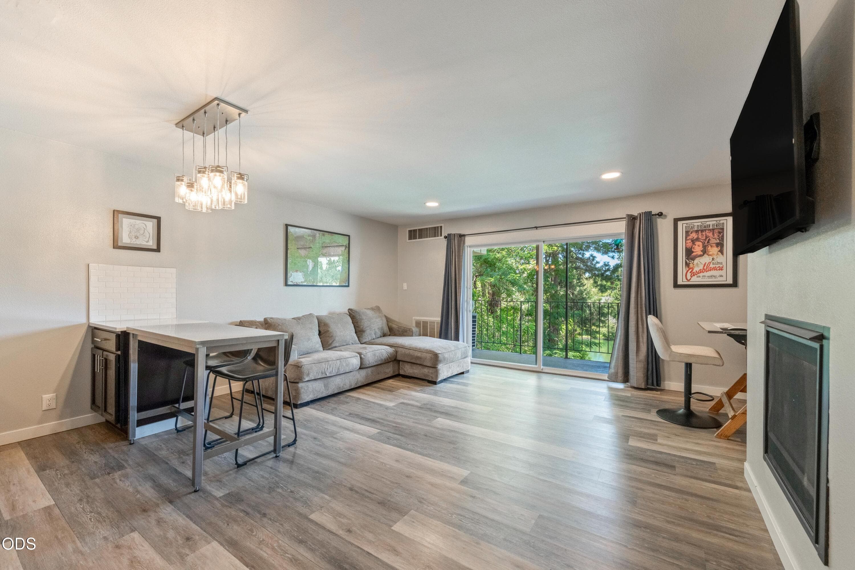 Photo 4 of 1565 NW Wall Street, 232-233
