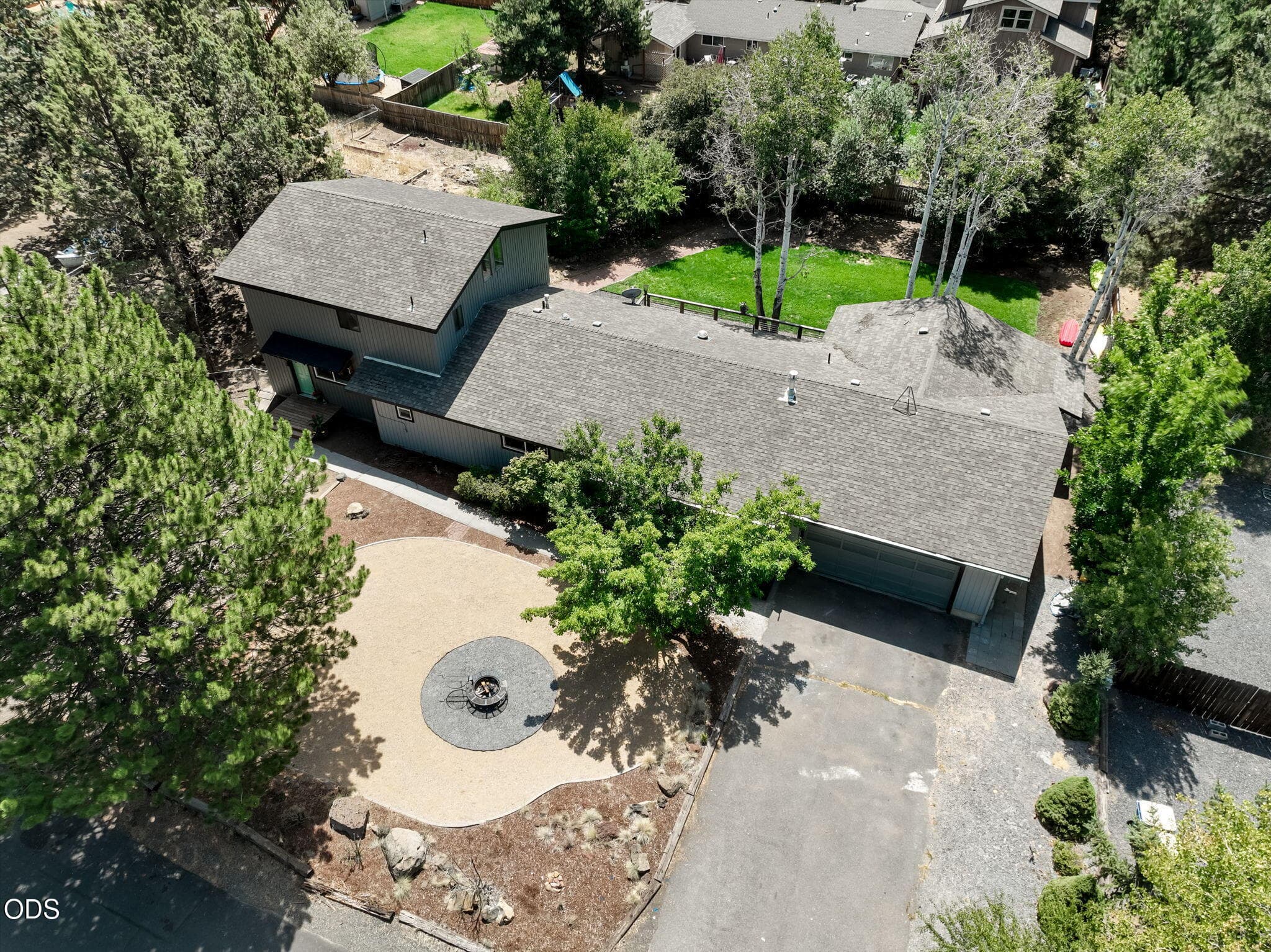 Photo 3 of 21035 Clairaway Avenue