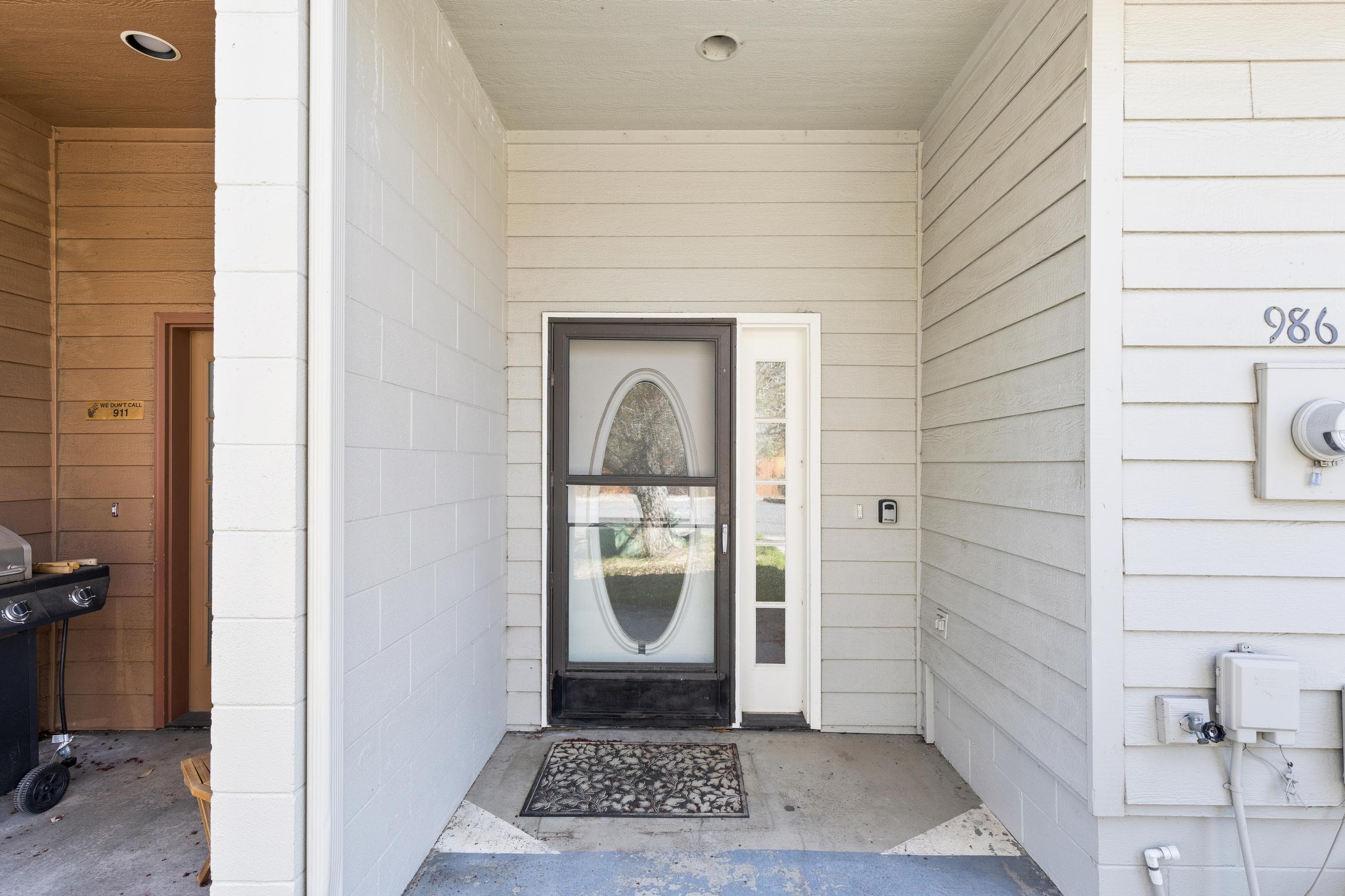 Photo 4 of 986 SE Centennial Street
