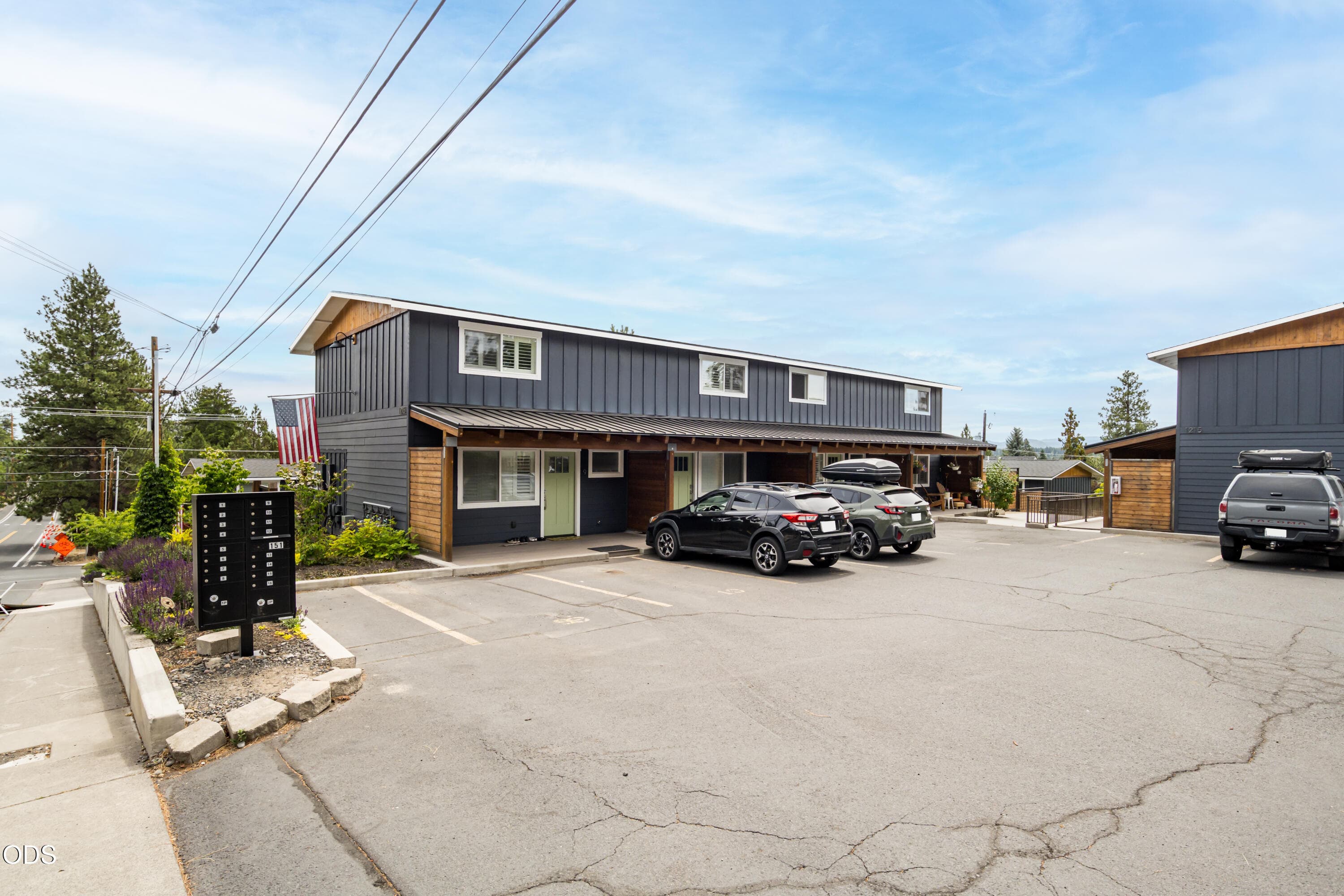 Photo 3 of 1215 NW Portland Avenue