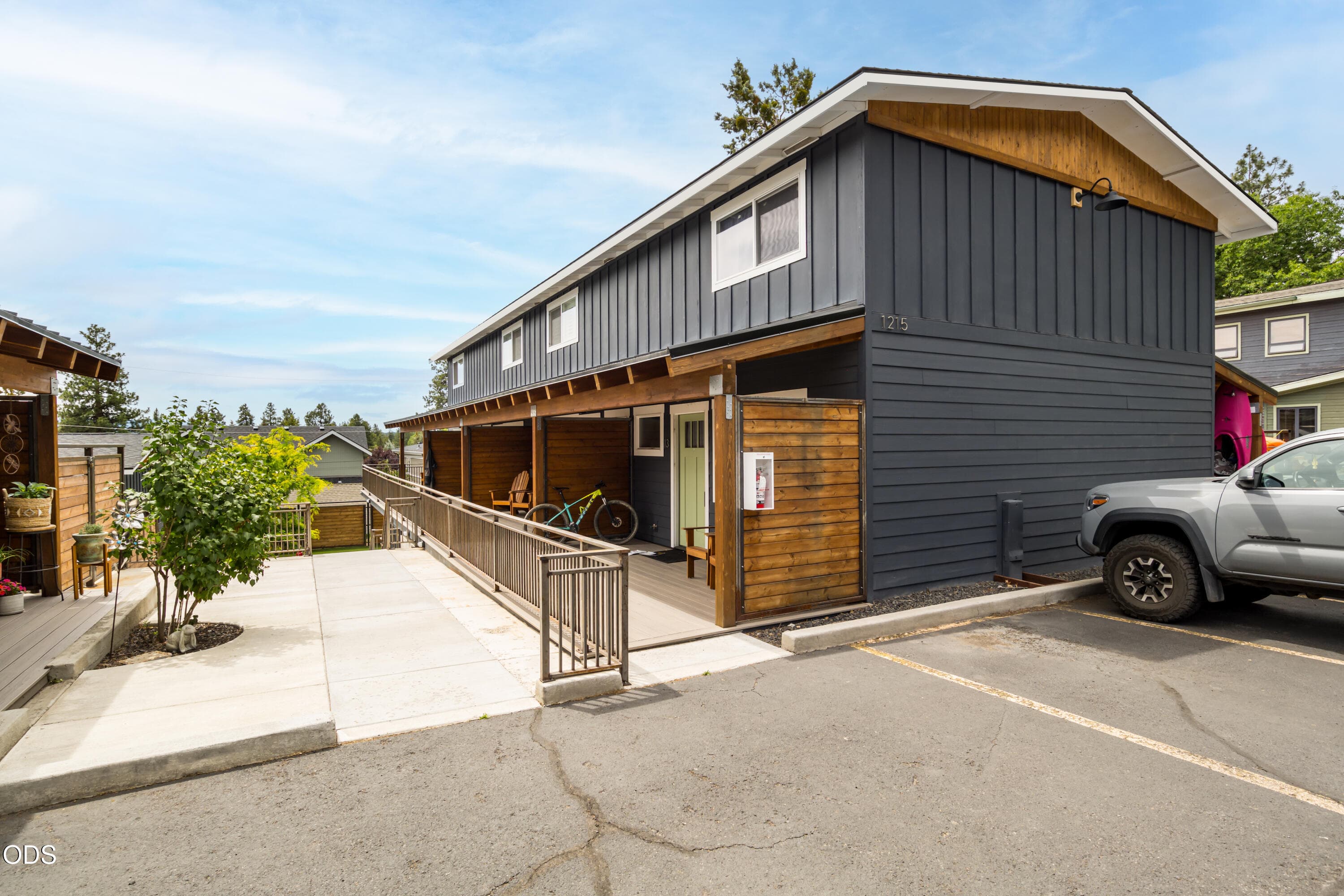 Photo 4 of 1215 NW Portland Avenue