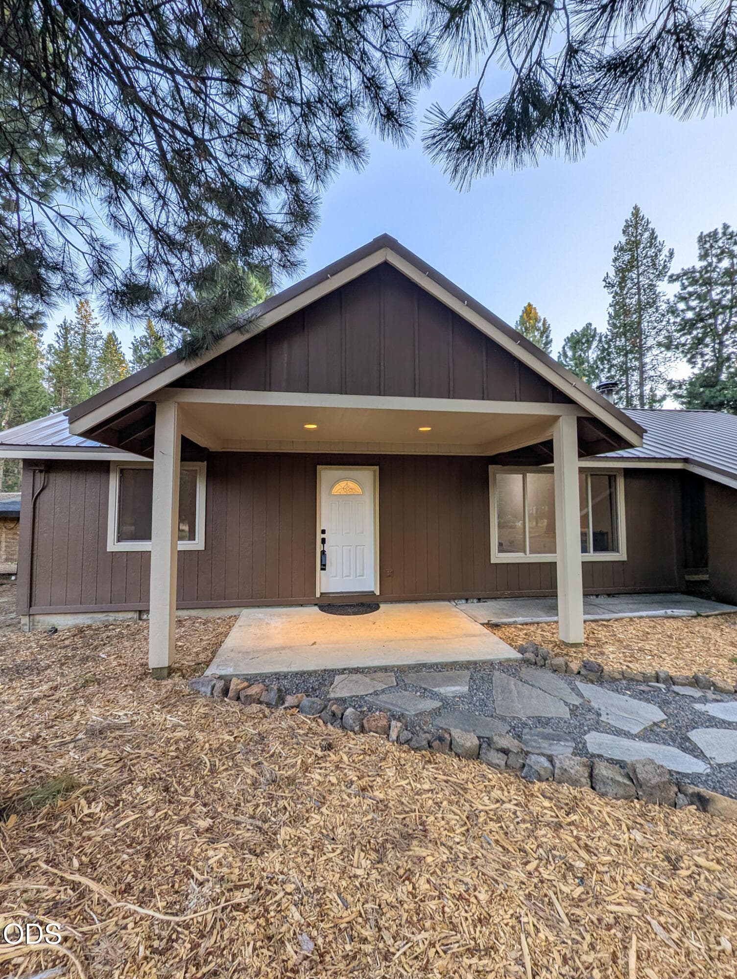 Photo 2 of 16947 Quartz Hill Road