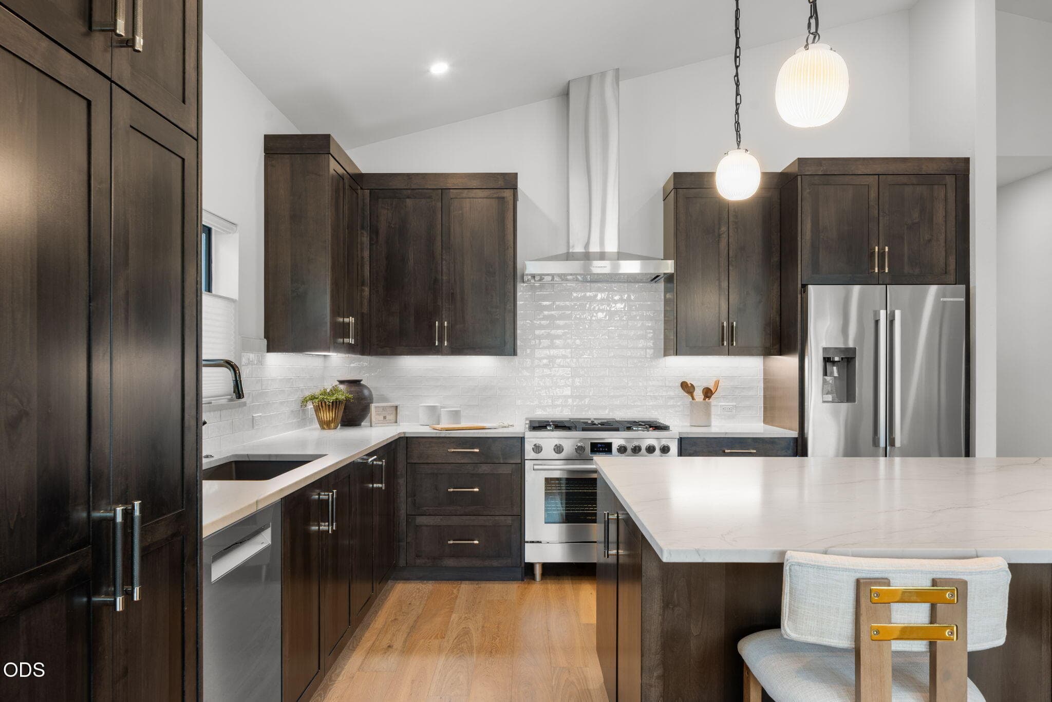Photo 3 of 1315 NW Elgin Avenue, 1 & 2