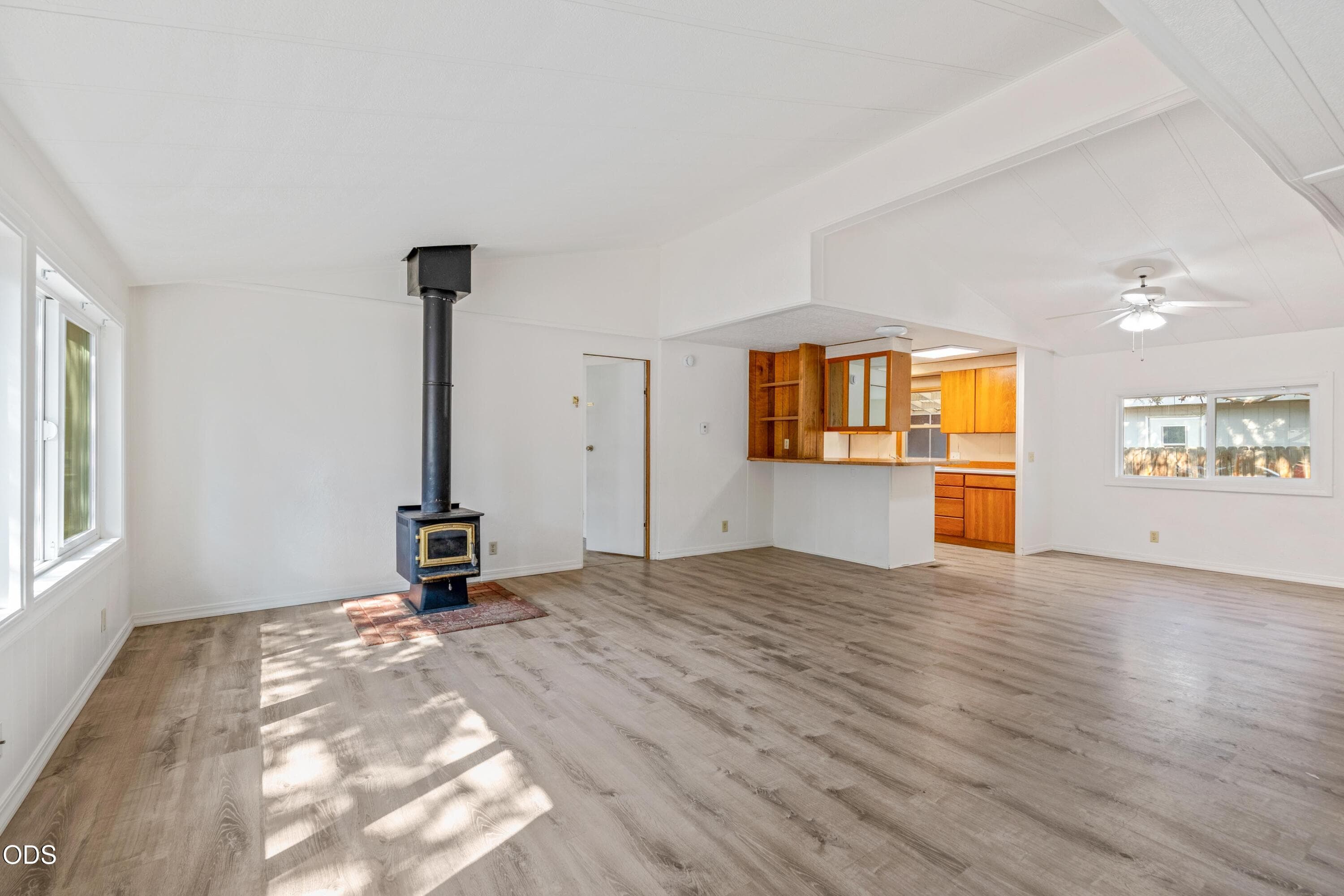 Photo 3 of 1523 SE Bronzewood Avenue