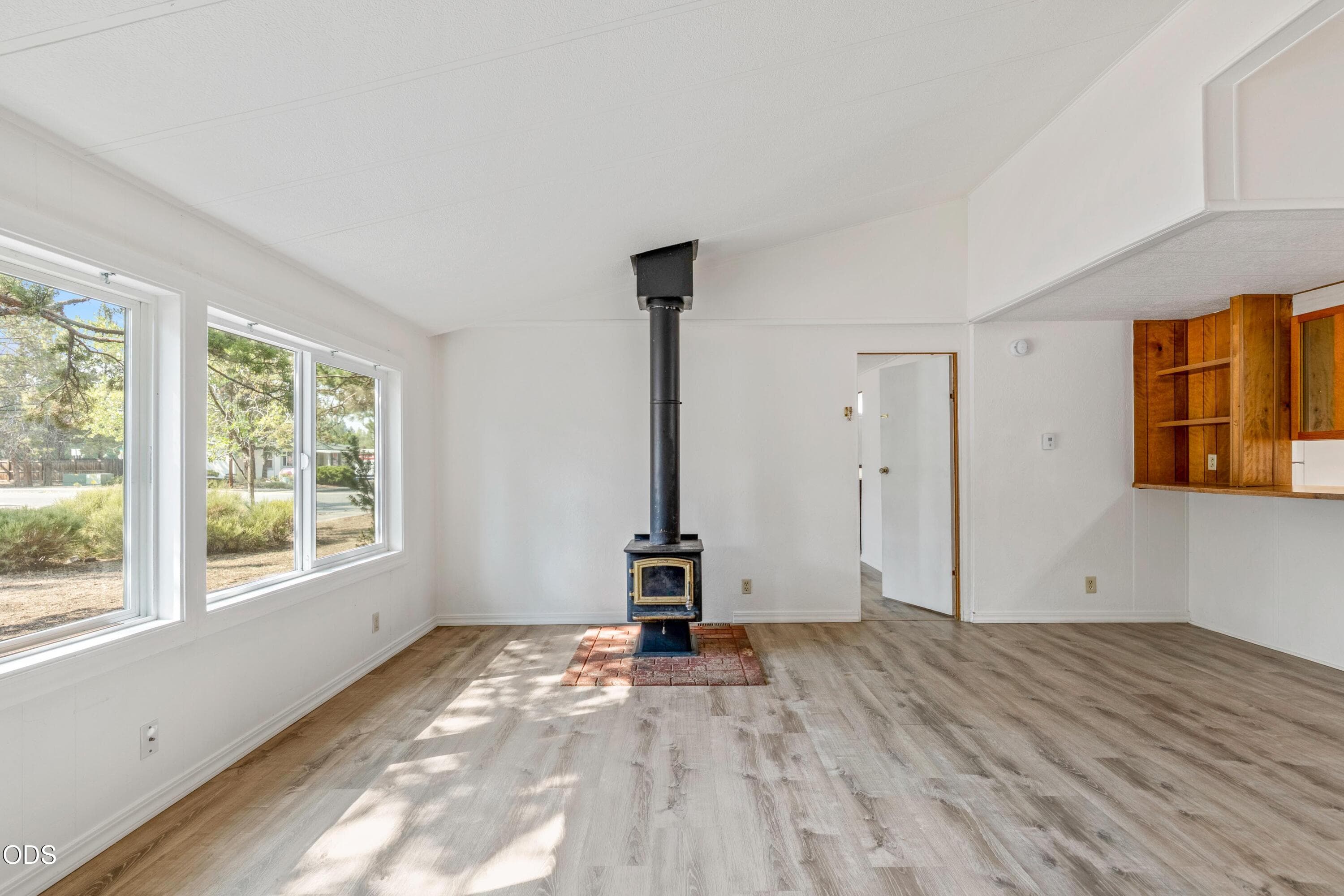 Photo 4 of 1523 SE Bronzewood Avenue
