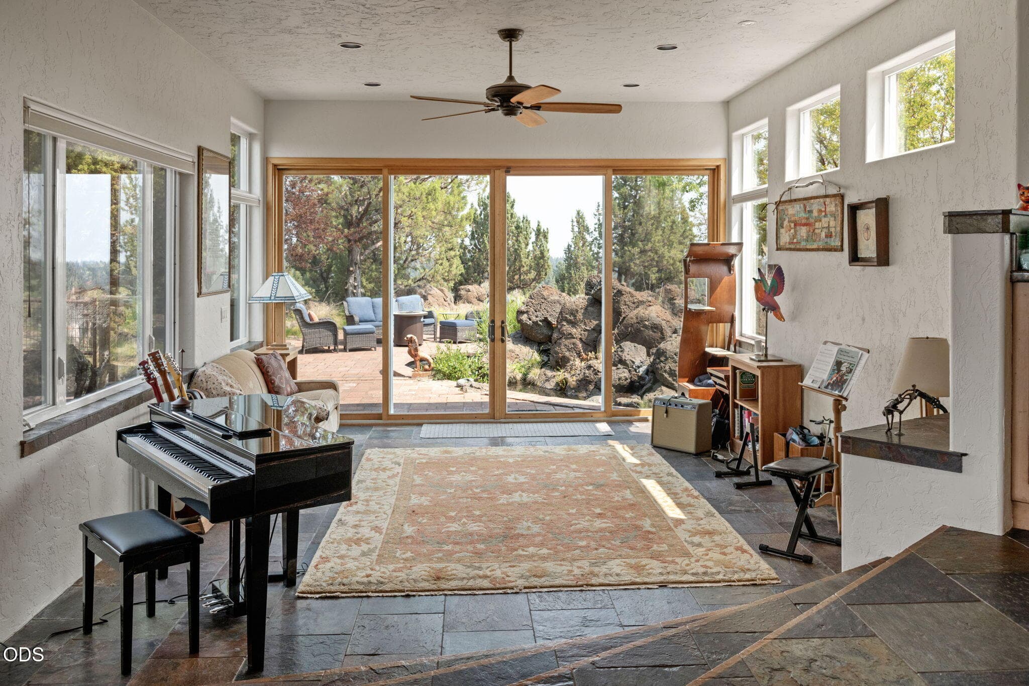 Photo 3 of 61345 Mountain Breezes Court