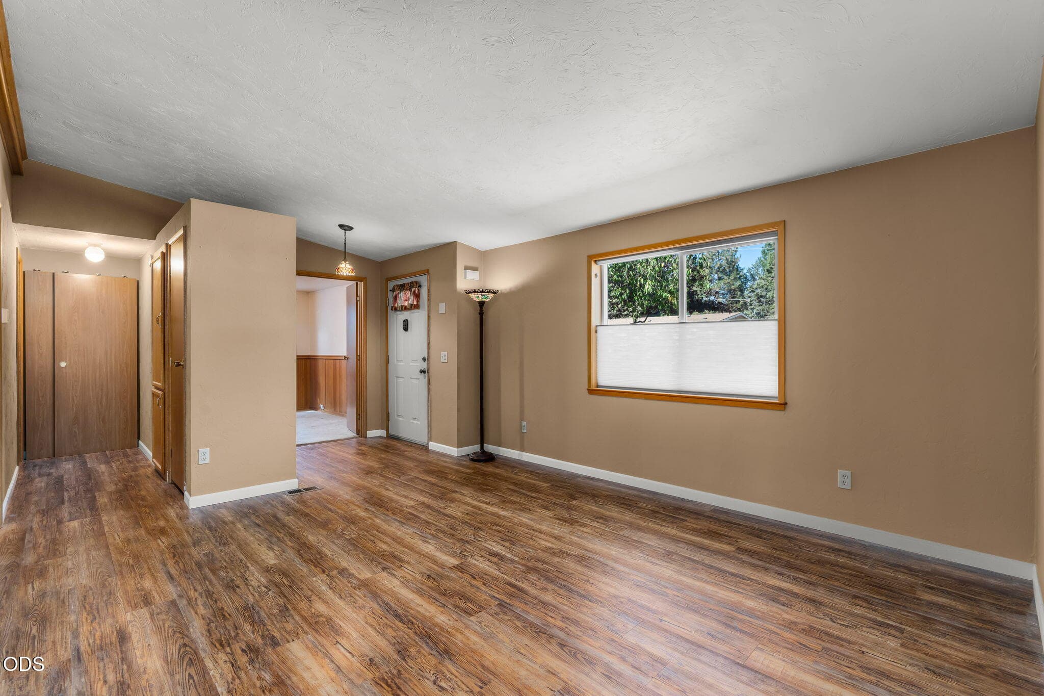 Photo 4 of 1028 SE Black Ridge Place