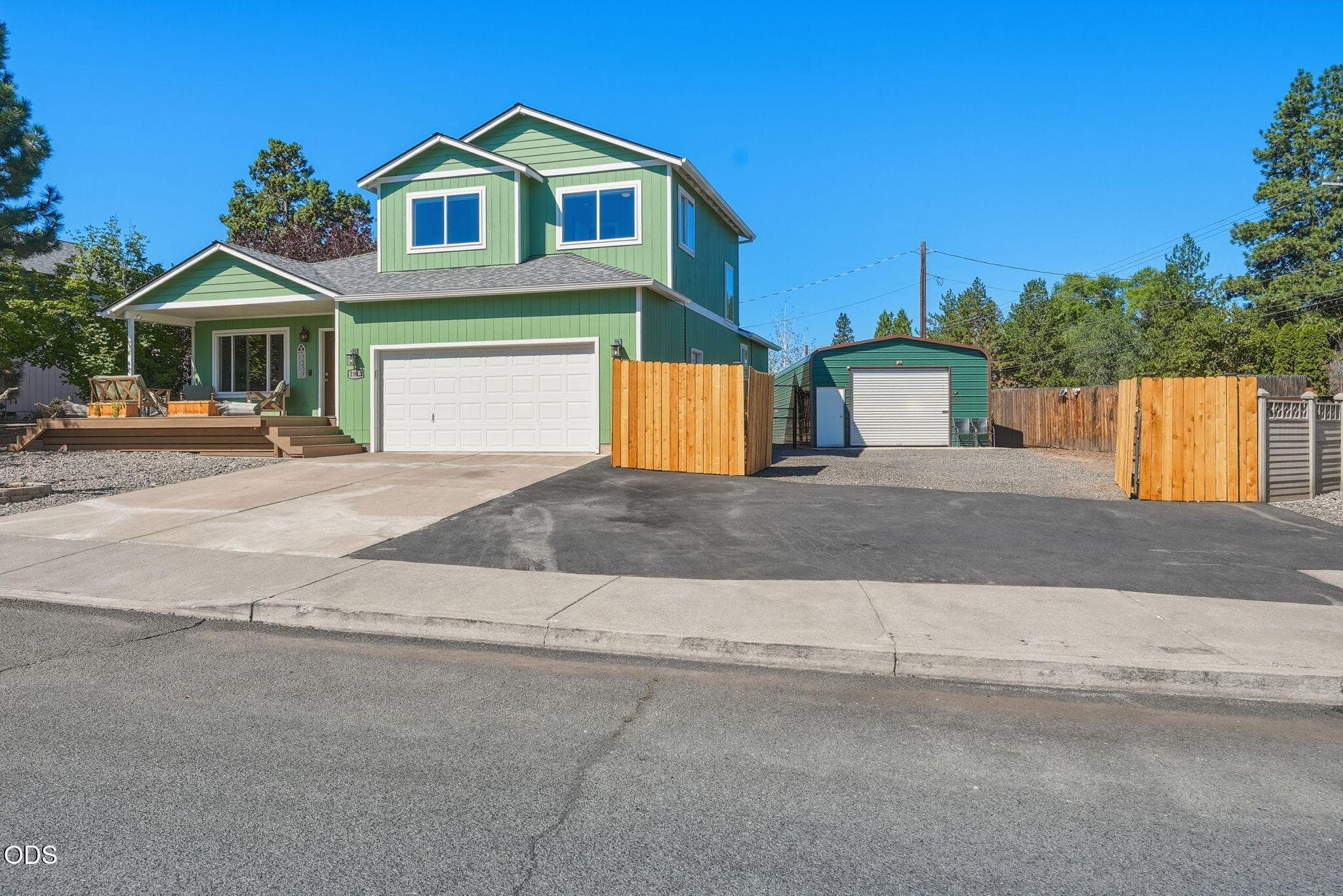 Photo 4 of 2813 NE North Pilot Butte Drive