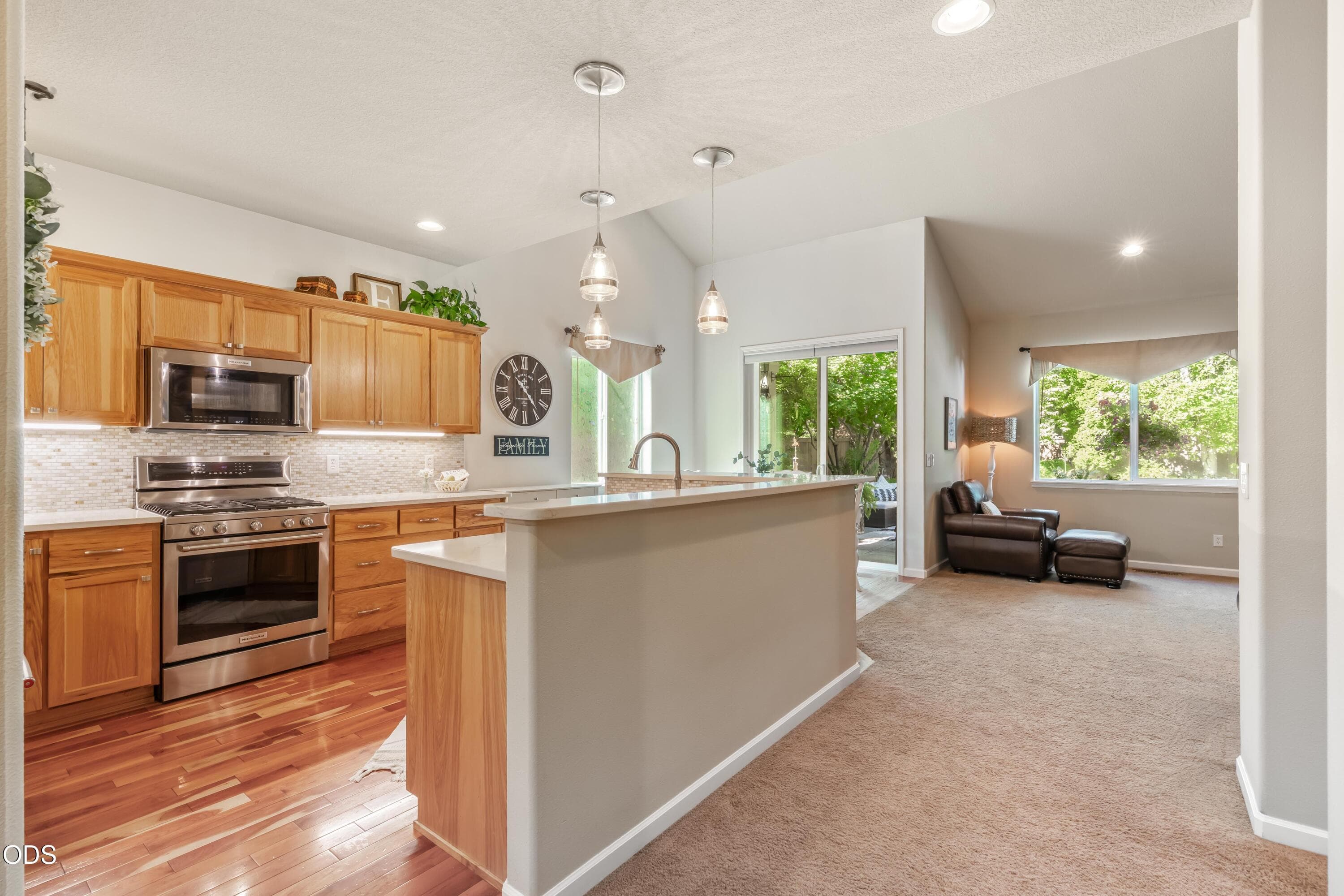 Photo 3 of 61131 Lodgepole Drive