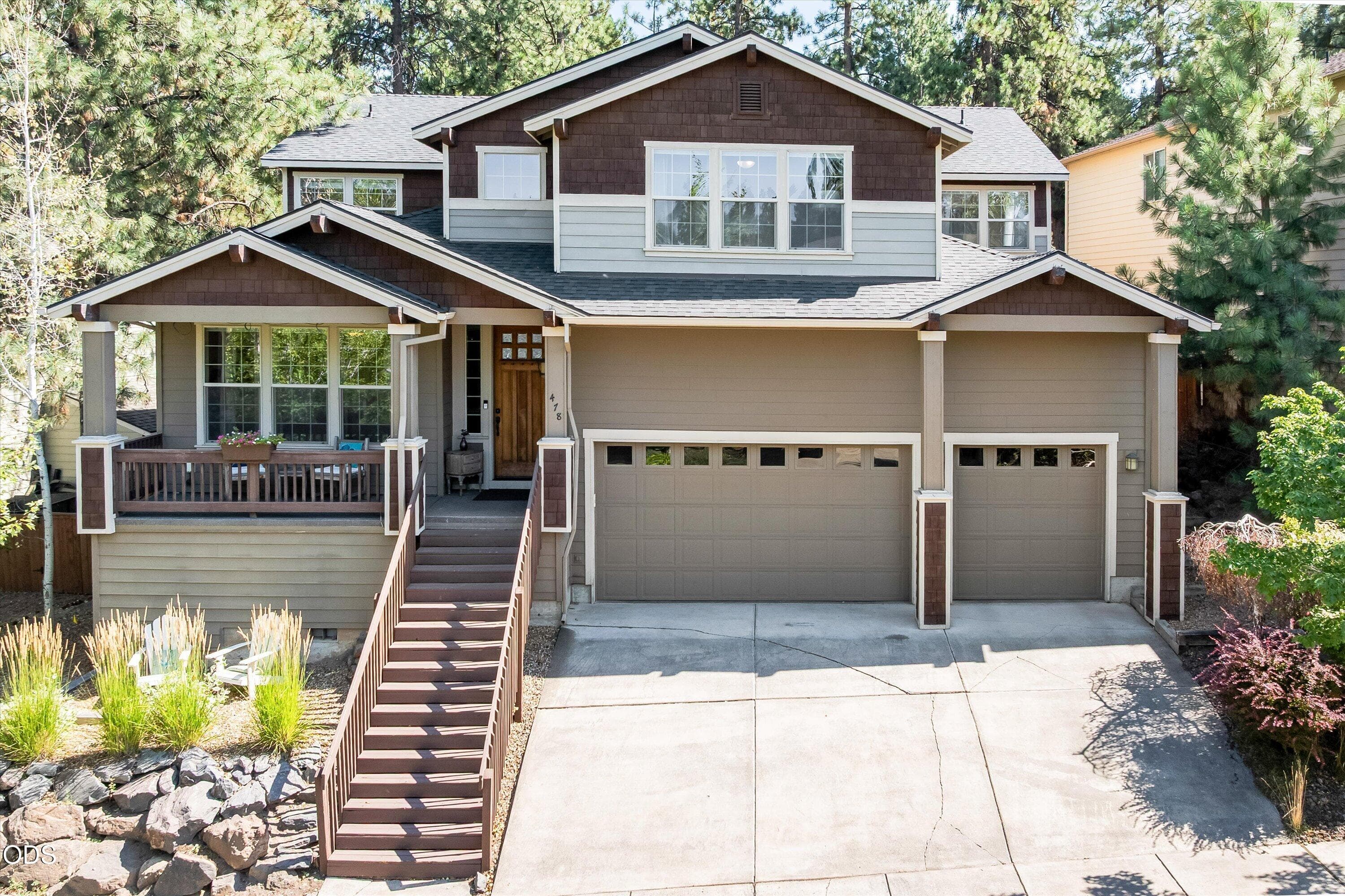 Photo 2 of 478 NW Flagline Drive
