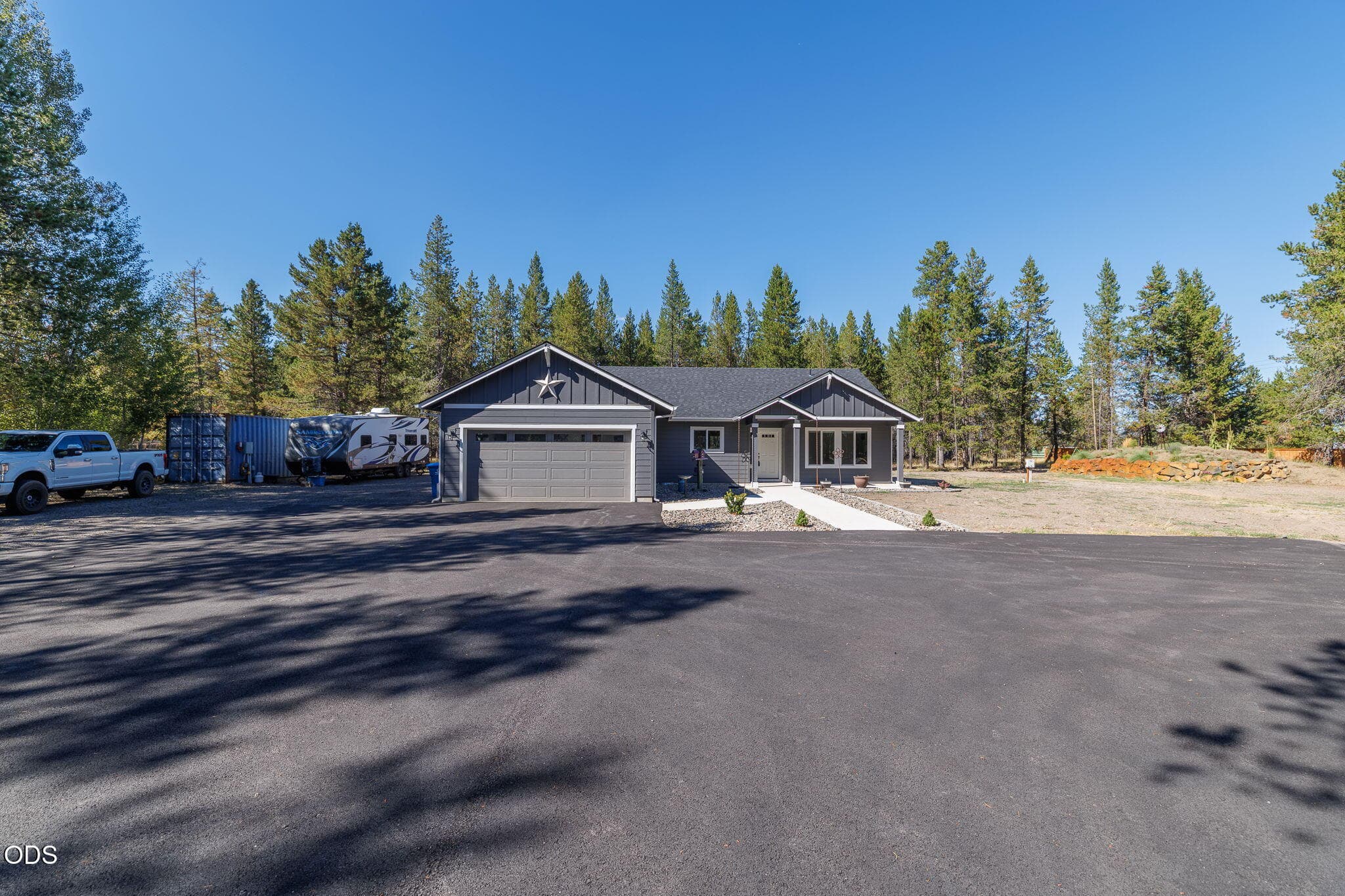 Photo 3 of 17450 Meadow Way