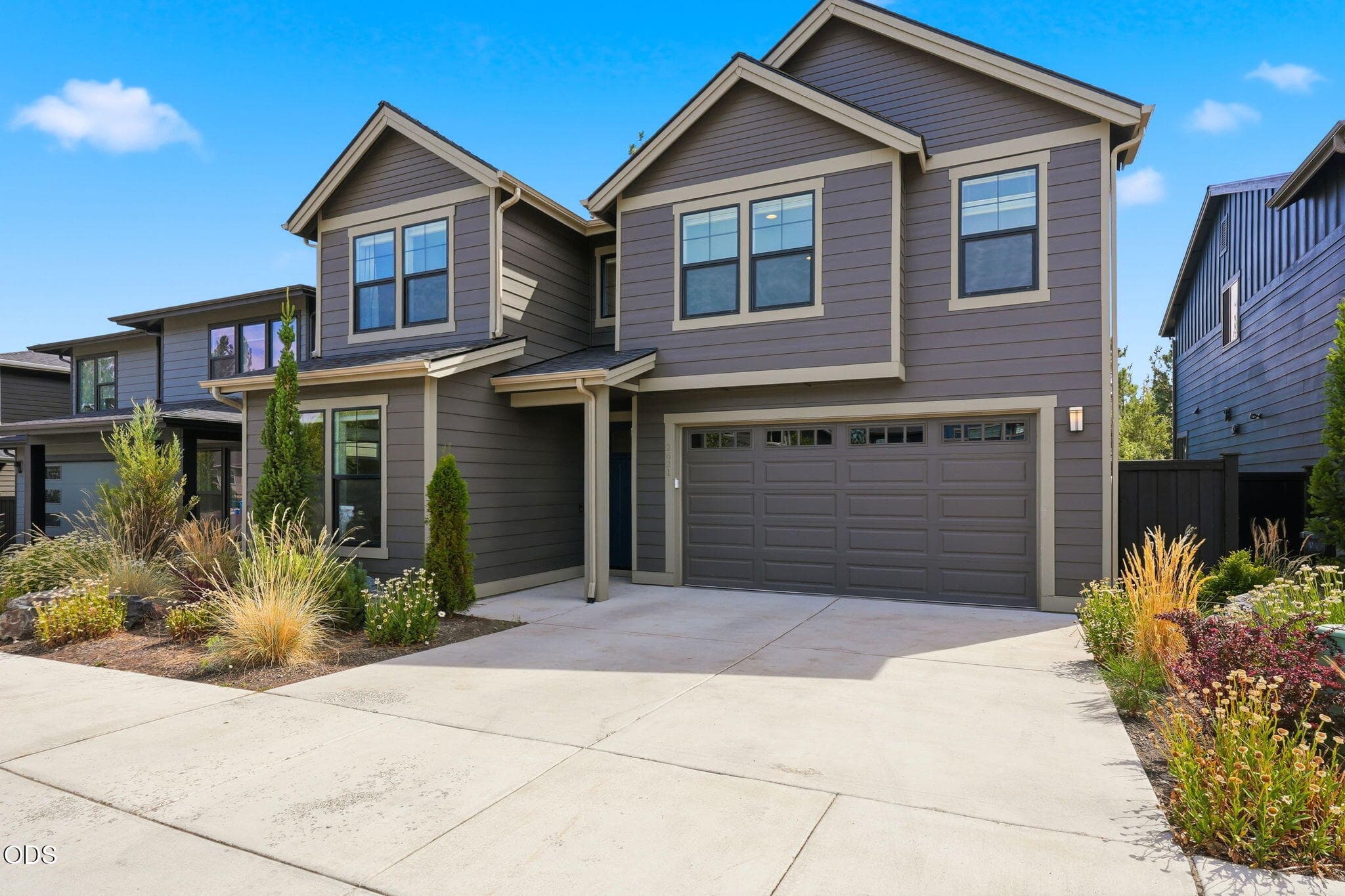 Photo 2 of 2621 NW Sky Vista Court