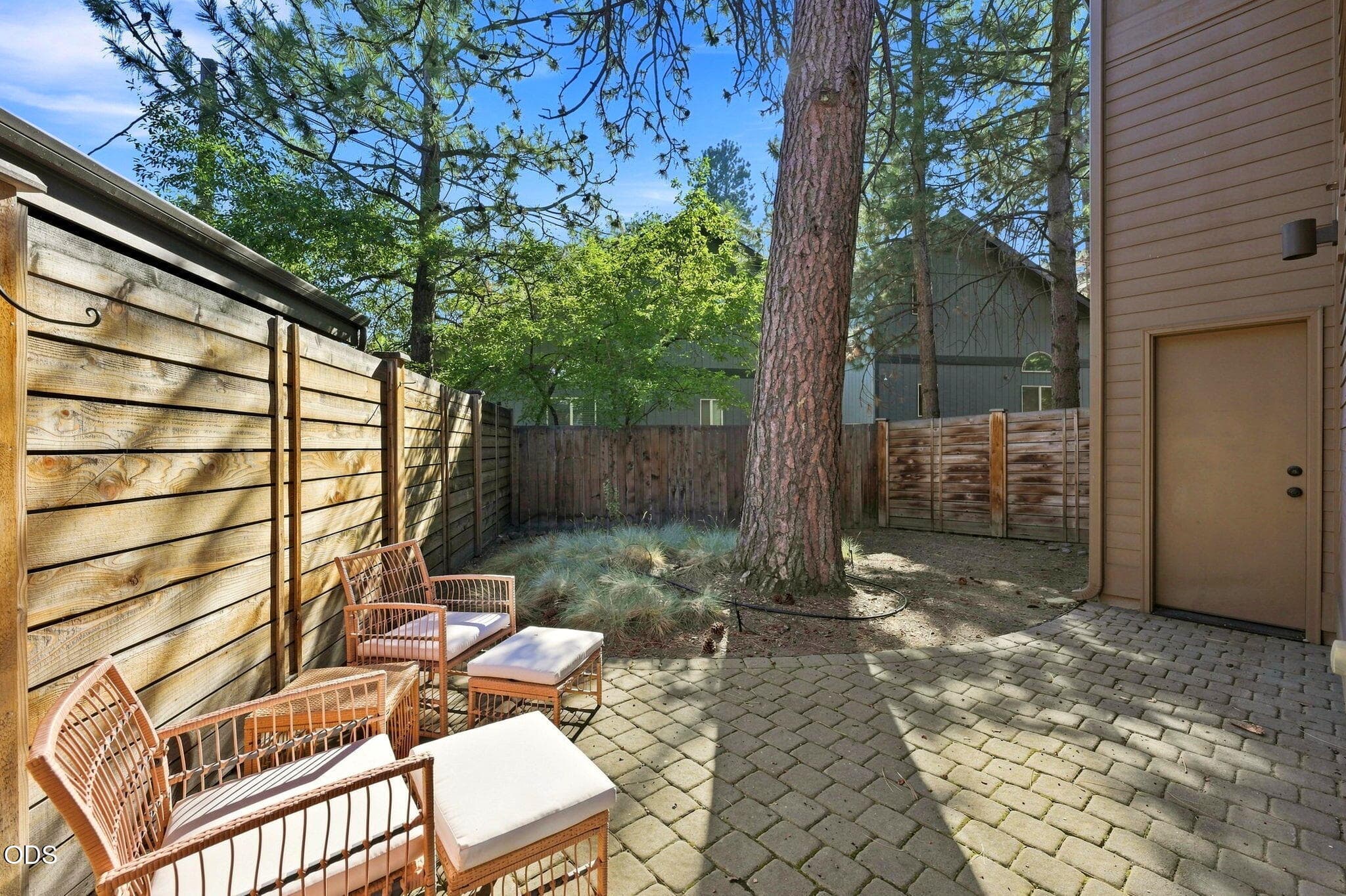 Photo 2 of 40 SW McKinley Avenue, UNIT 1
