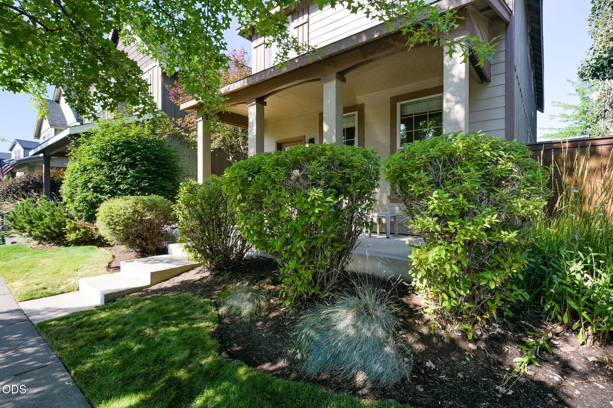 Photo 4 of 63119 NE De Haviland Street