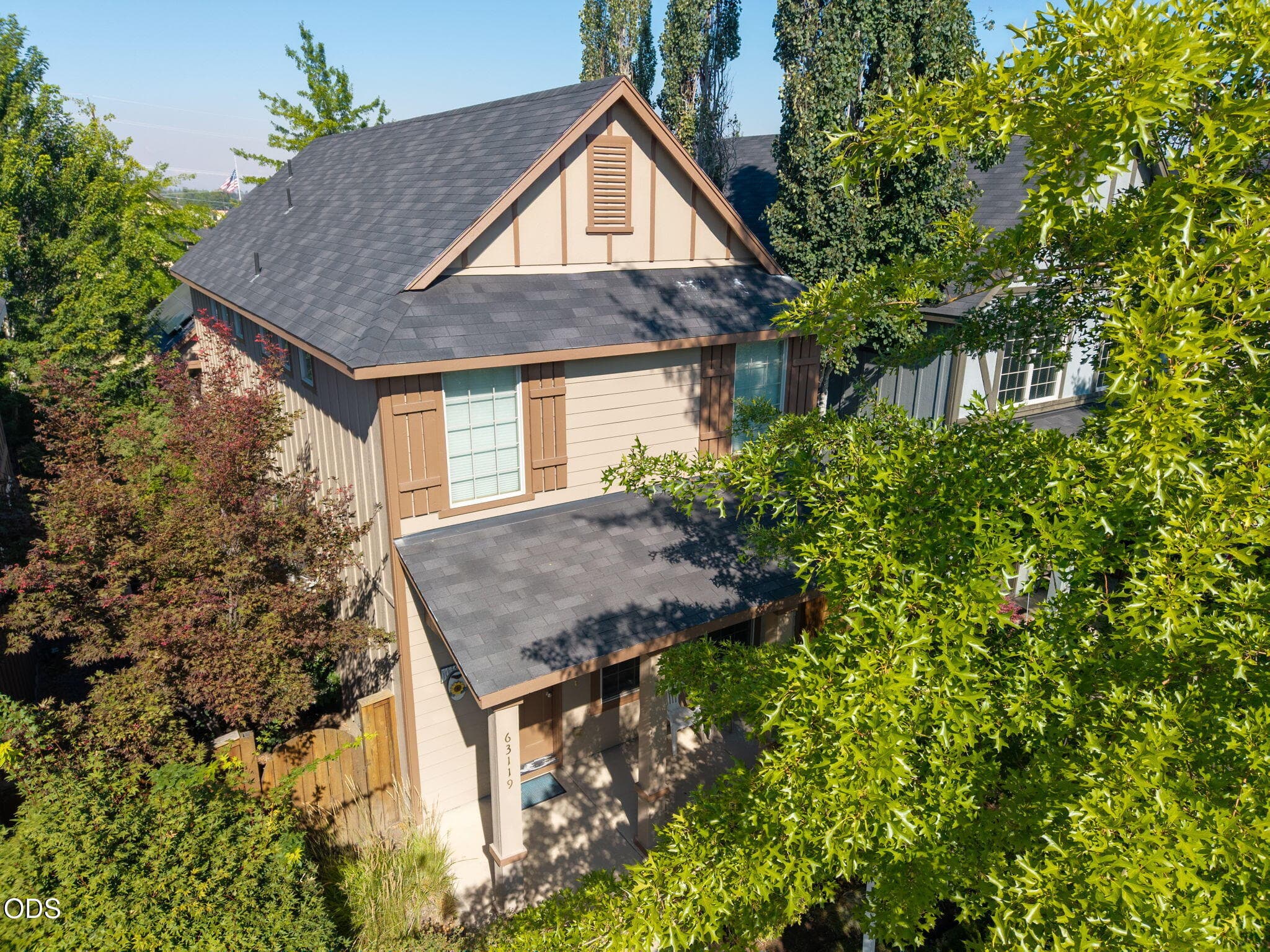 Photo 3 of 63119 NE De Haviland Street