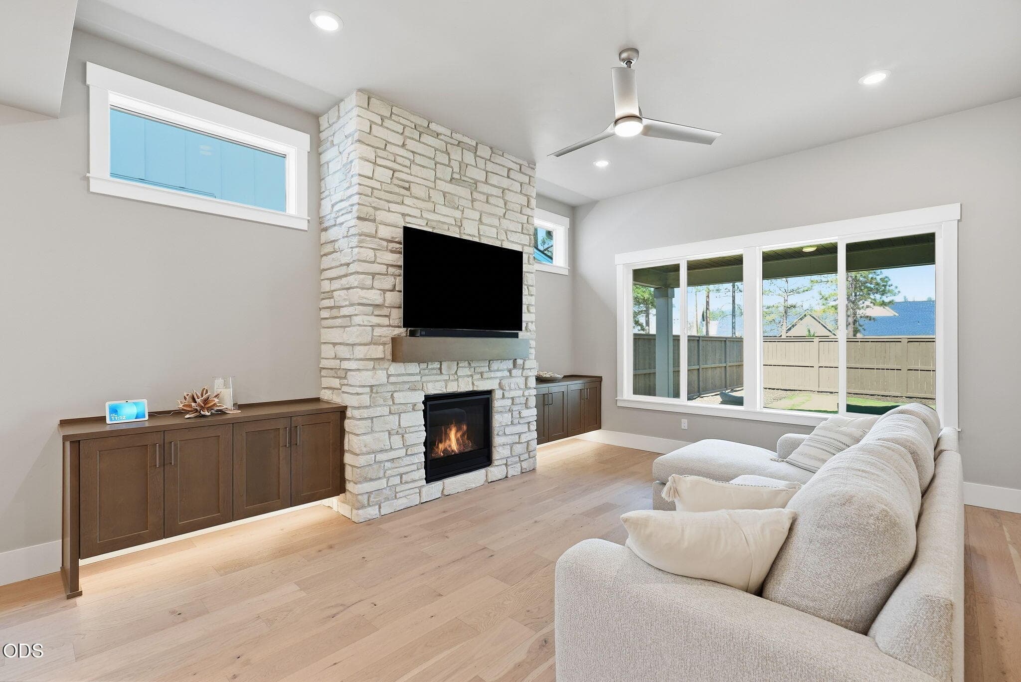 Photo 3 of 3030 NW Celilo Lane