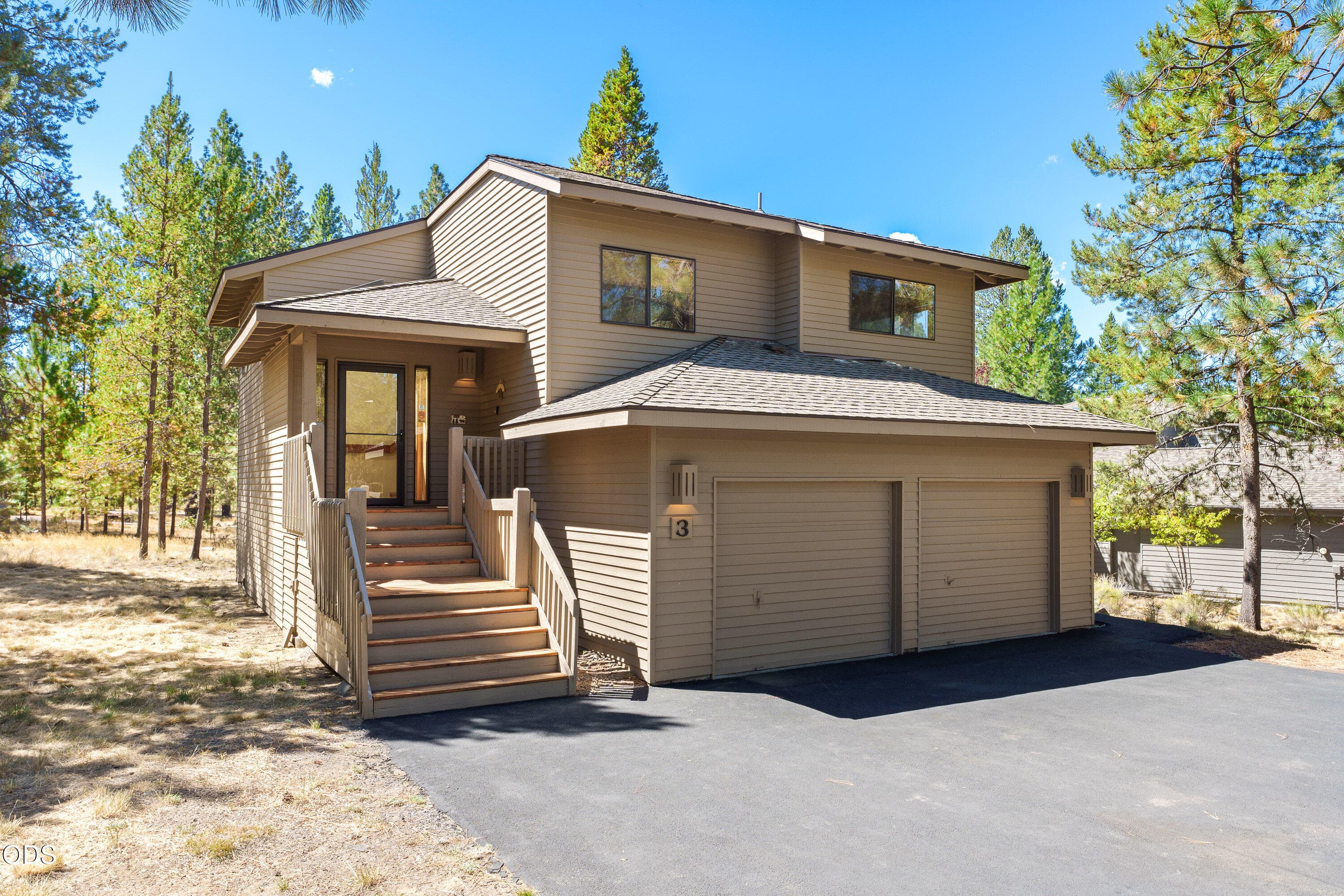 Photo 4 of 17855 3 Lava Butte Lane