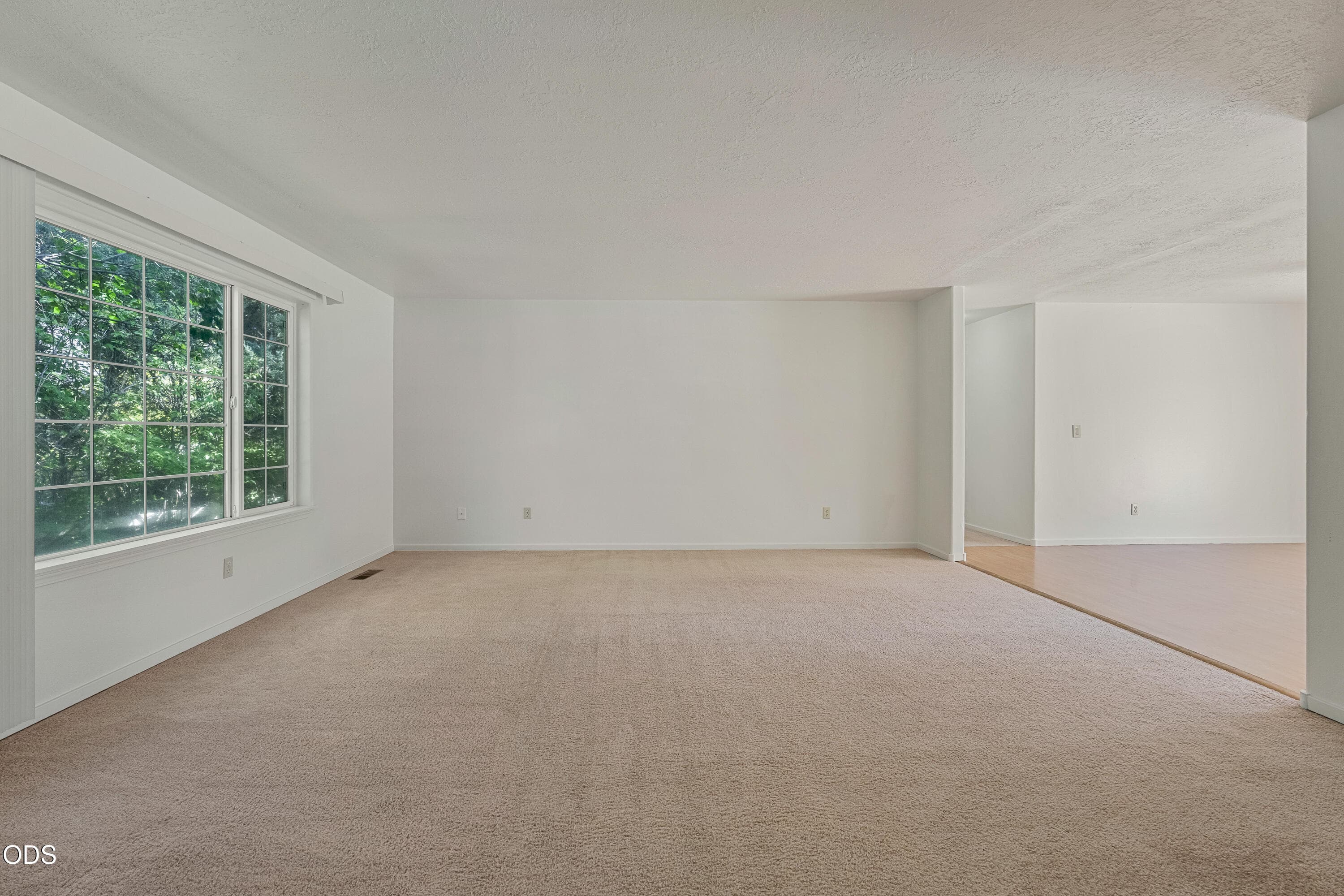 Photo 4 of 1052 NE Francis Court