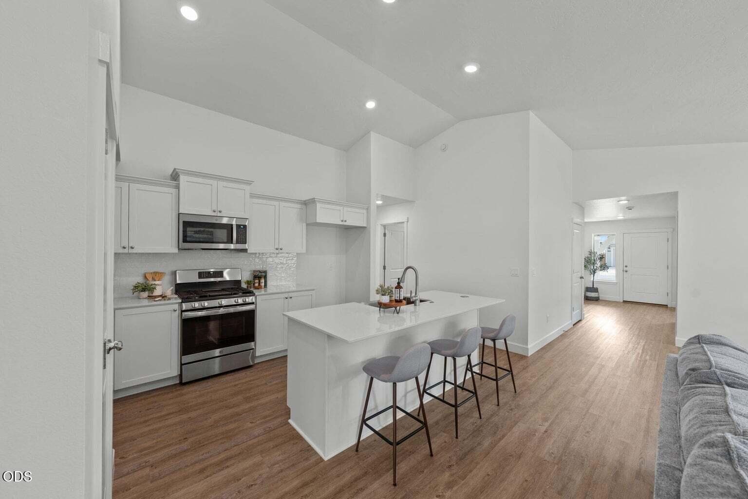 Photo 4 of 61801 Camellia Street, 51