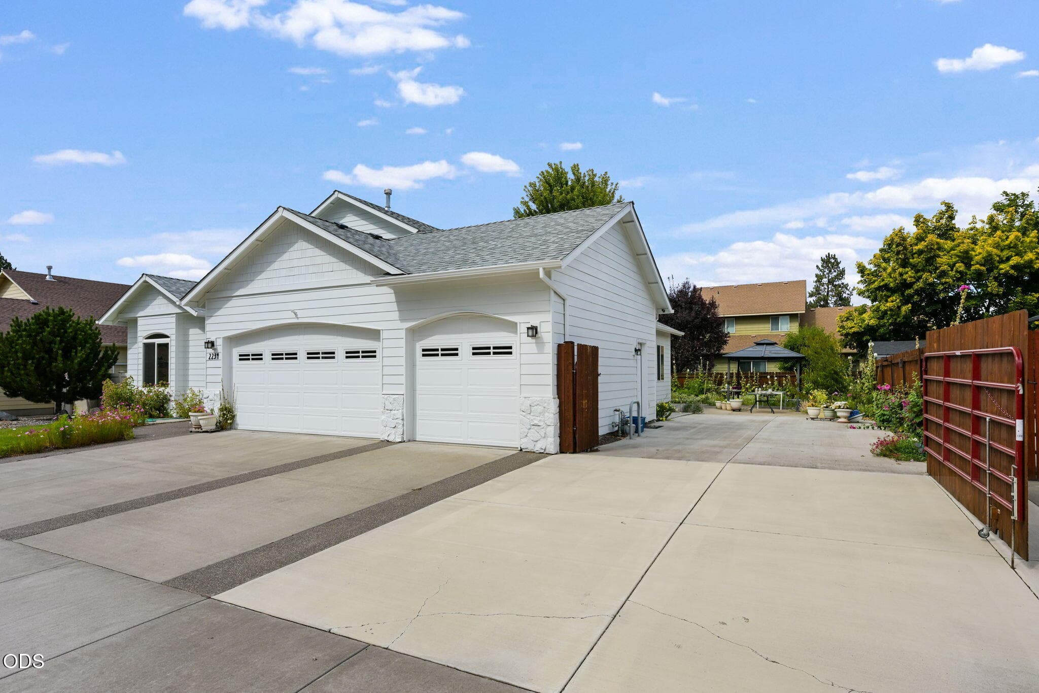 Photo 3 of 2234 SE Pilatus Lane