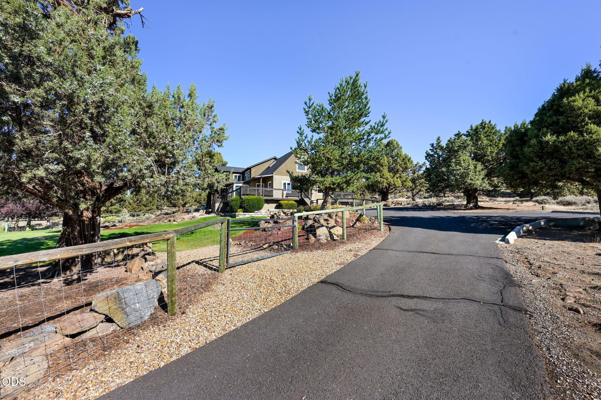 Photo 4 of 21042 Robin Avenue