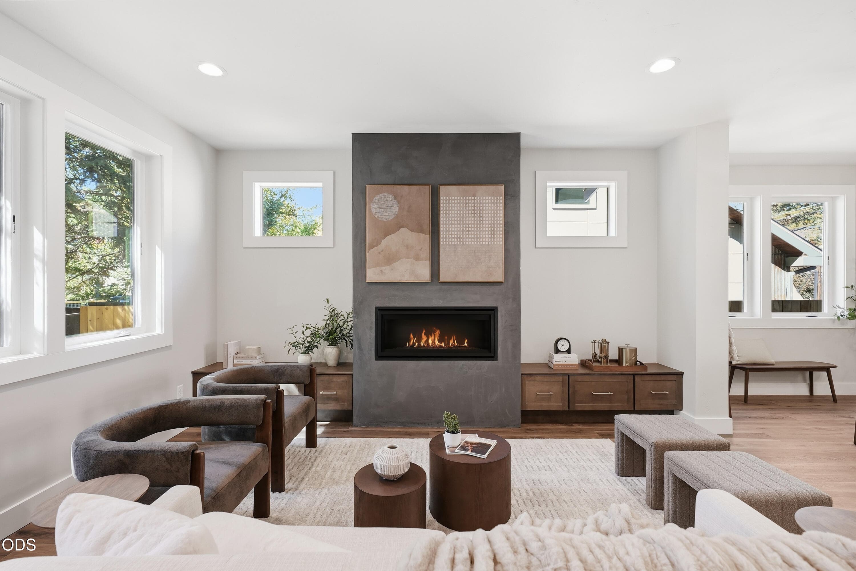 Photo 4 of 1548 NW Elgin Avenue, 1 & 2