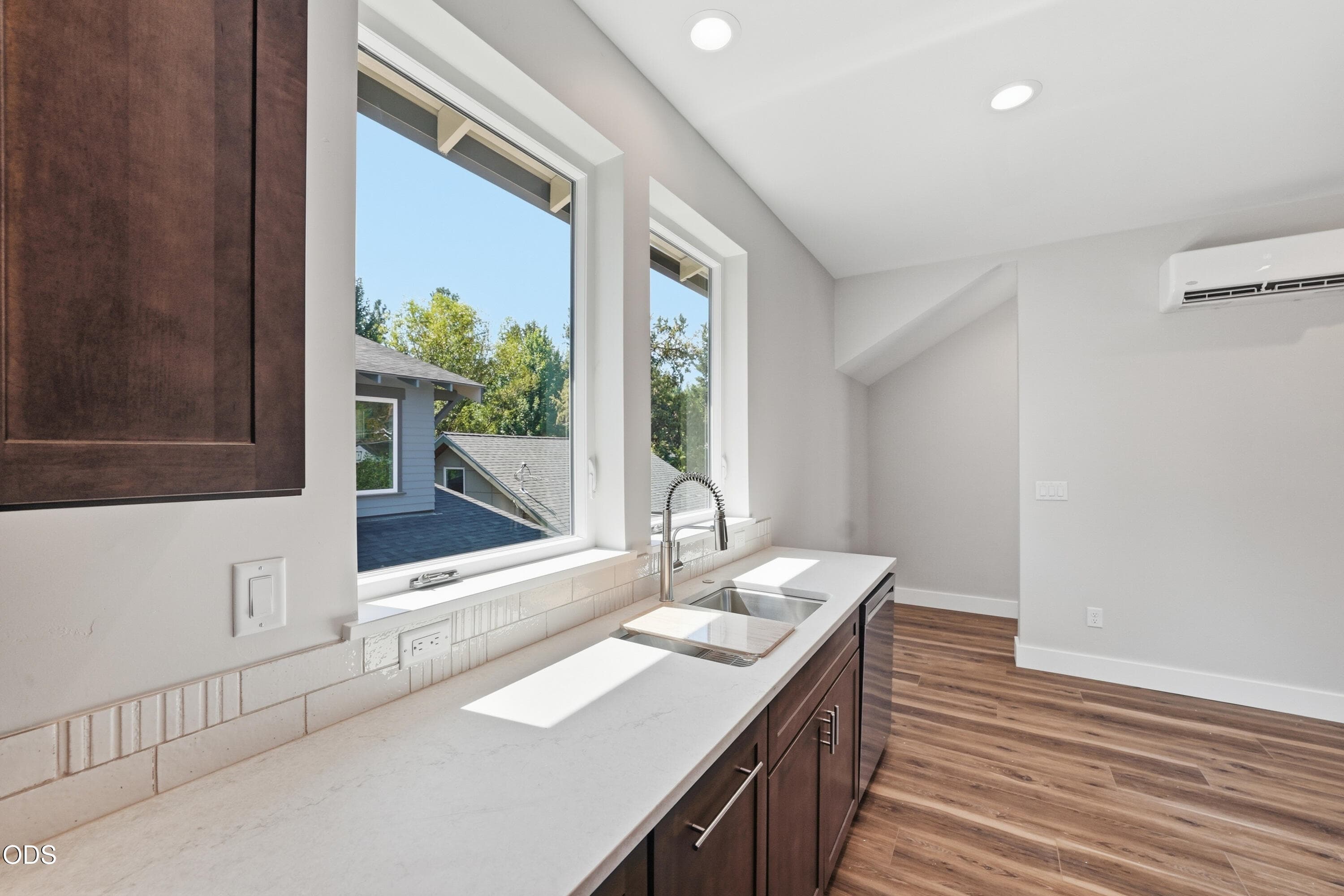 Photo 40 of 1548 NW Elgin Avenue, 1 & 2