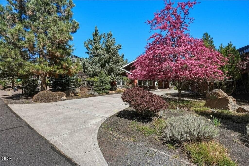 Photo 2 of 2964 NW Fairway Heights Drive