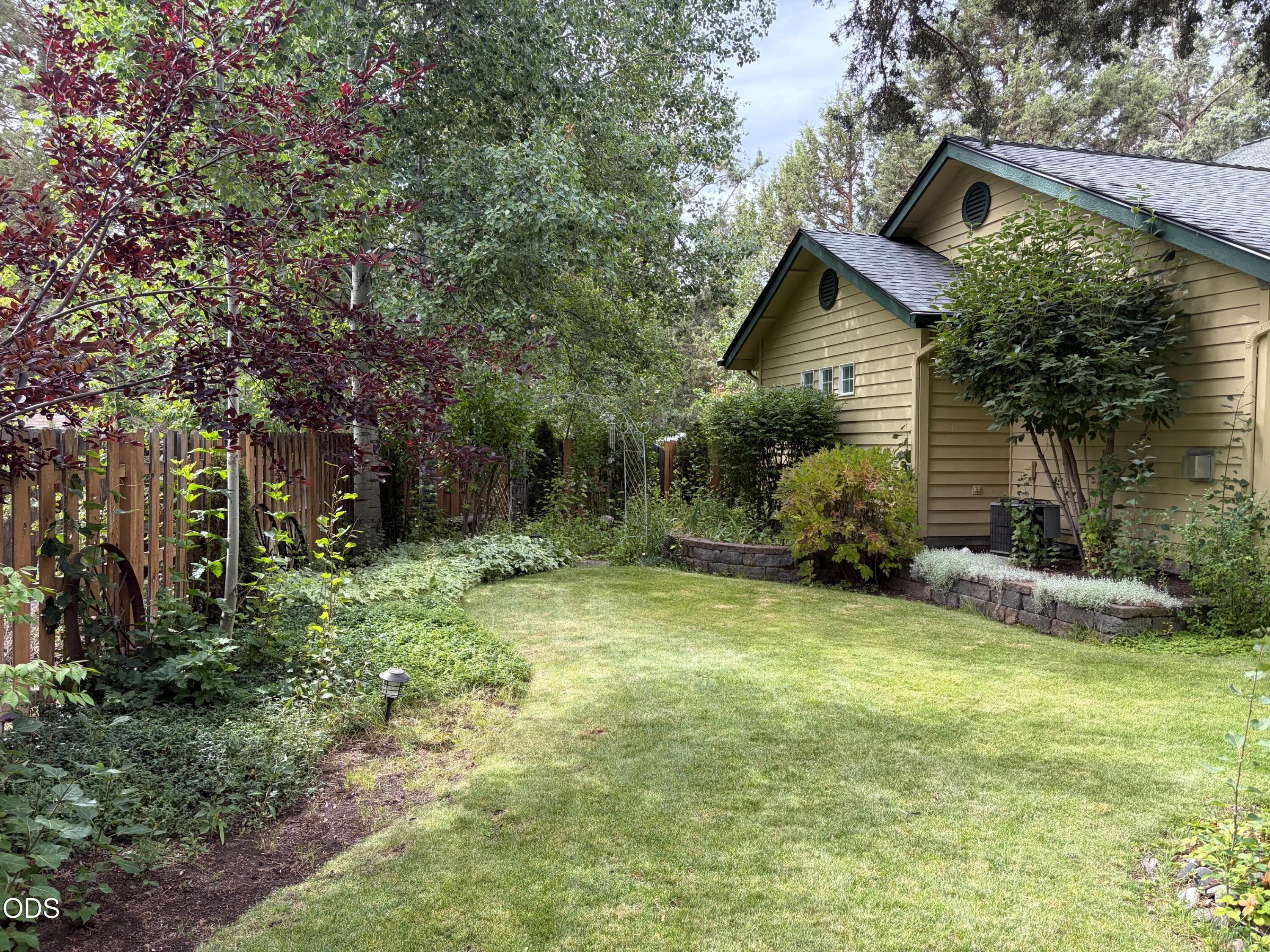 Photo 39 of 61288 King Saul Avenue