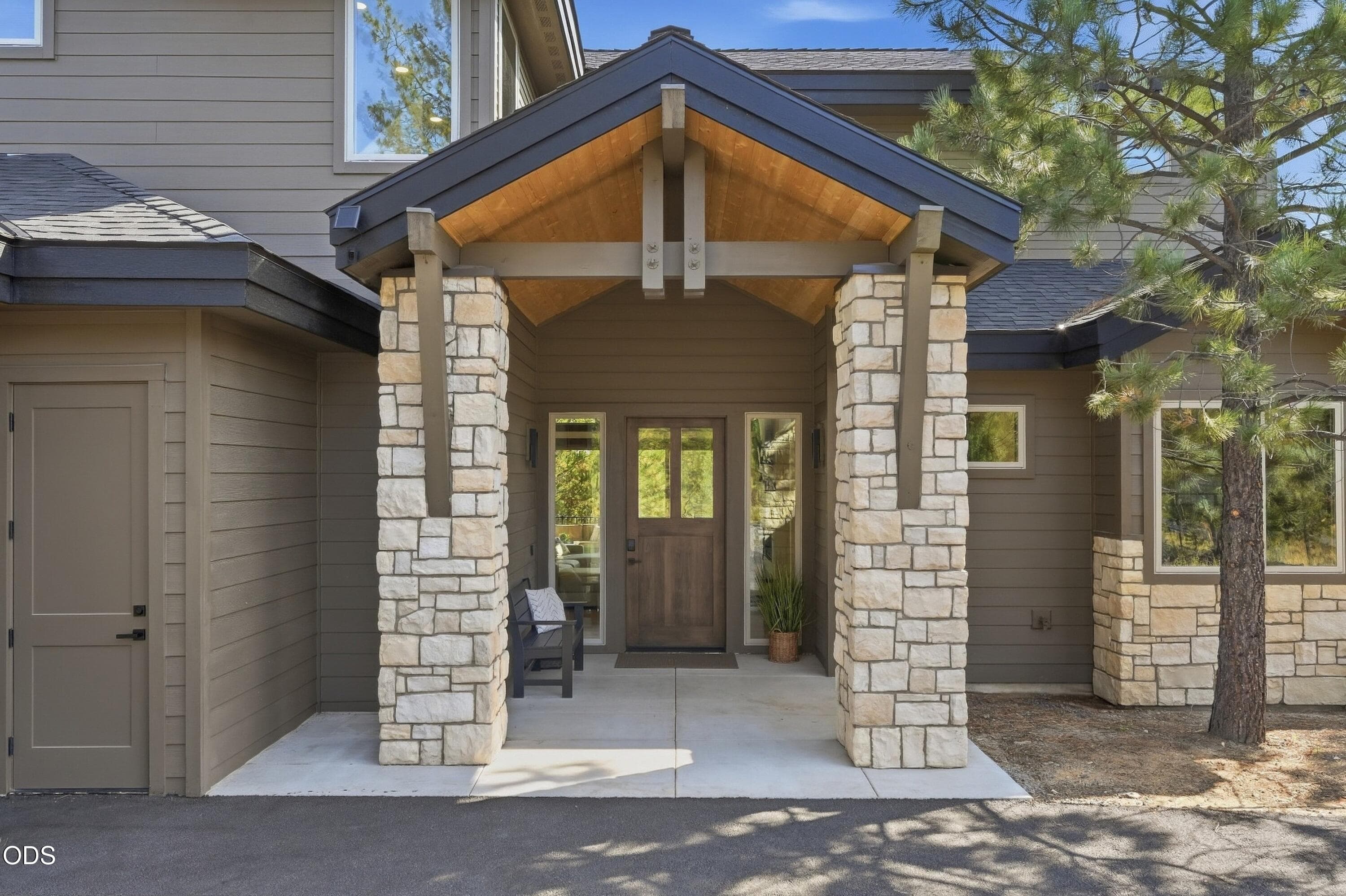 Photo 2 of 57624 Red Alder Lane, 7