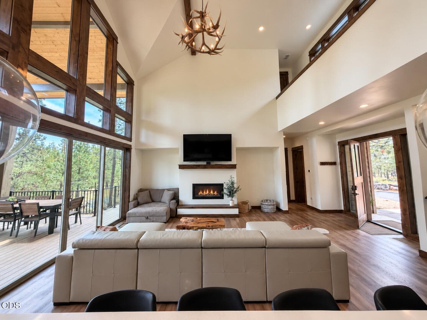 Photo 3 of 57624 Red Alder Lane, 7