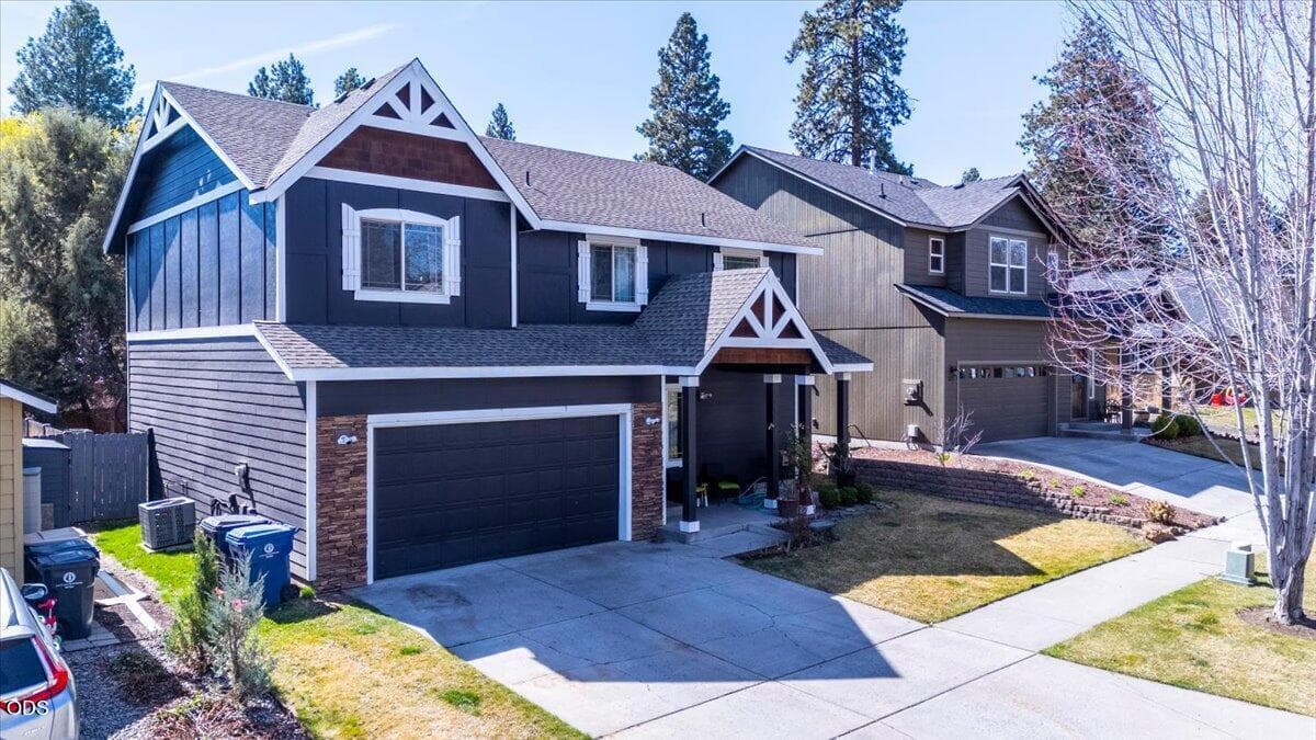 Photo 2 of 20301 Knightsbridge Place