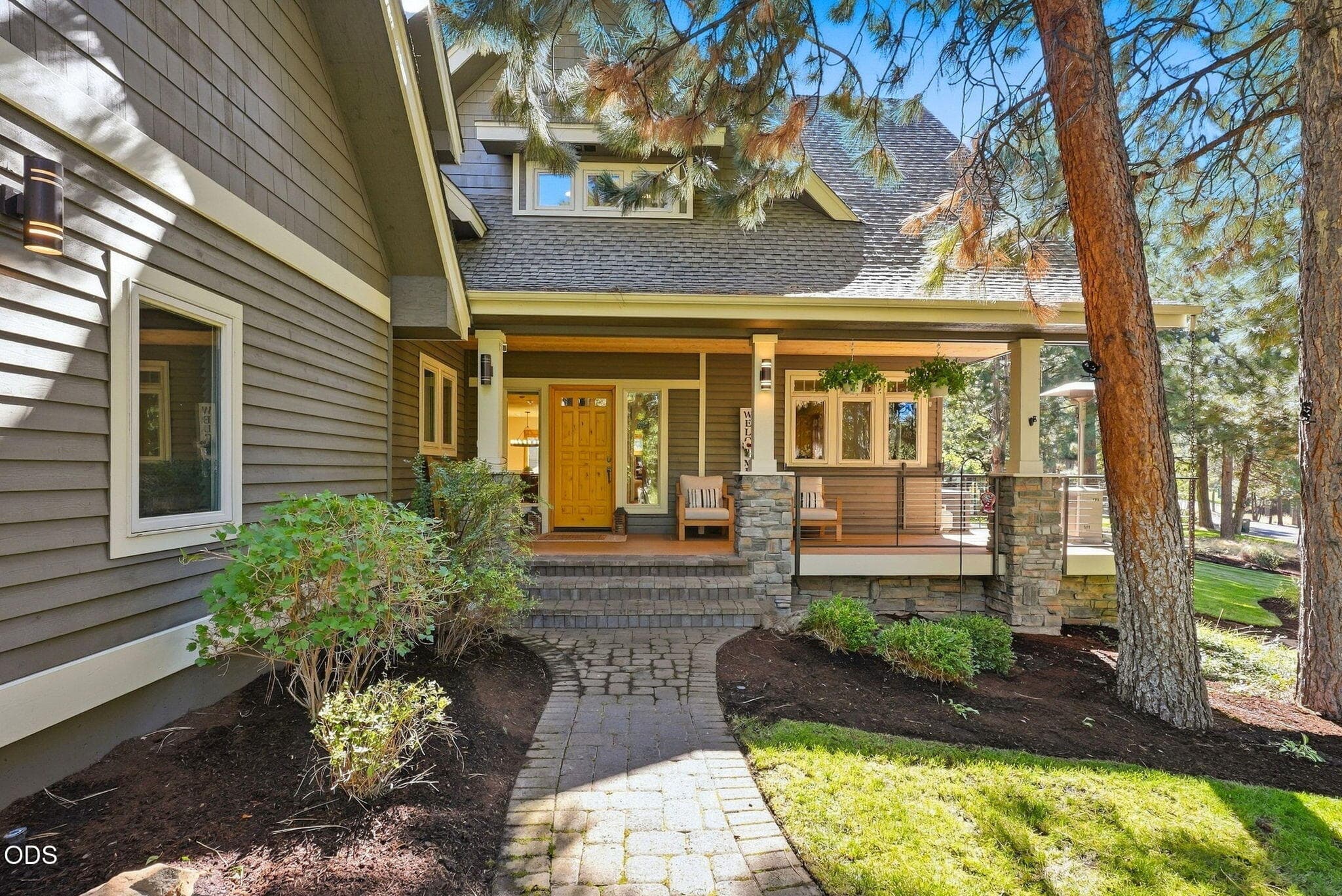 Photo 3 of 3028 NW Underhill Place