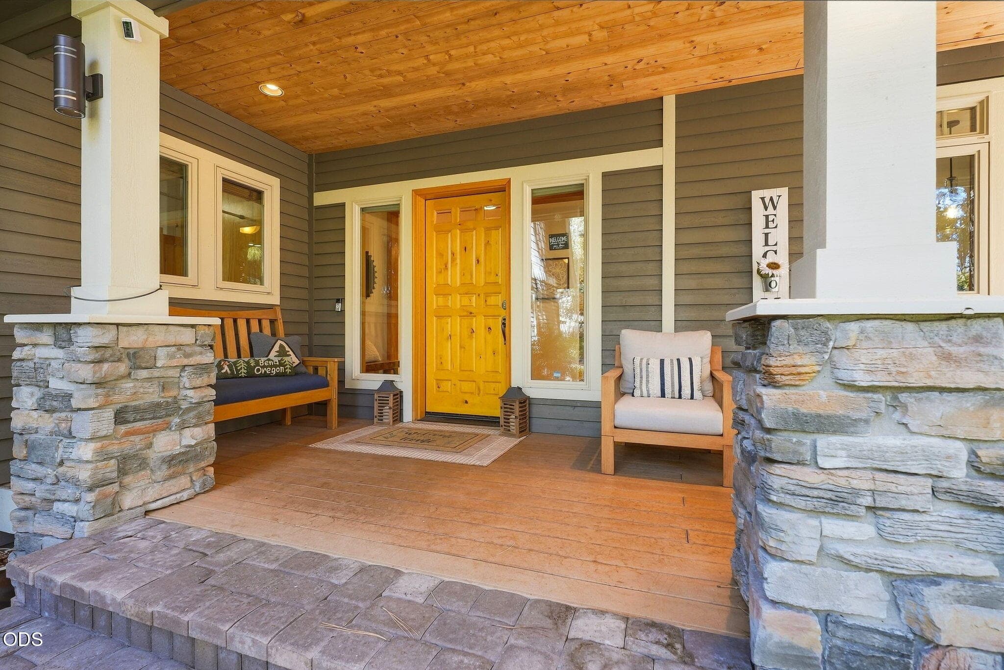 Photo 4 of 3028 NW Underhill Place
