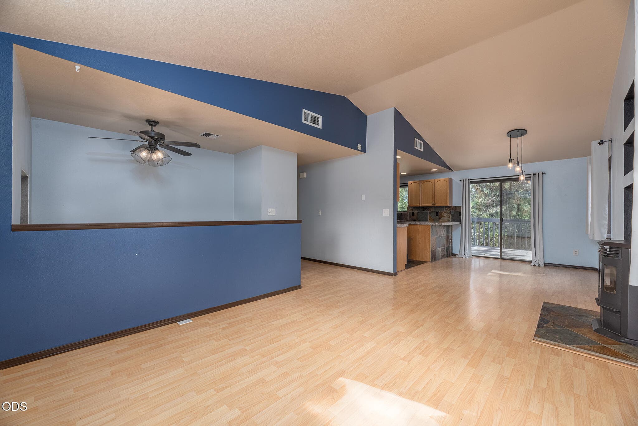 Photo 4 of 1645 NE Cackler Lane