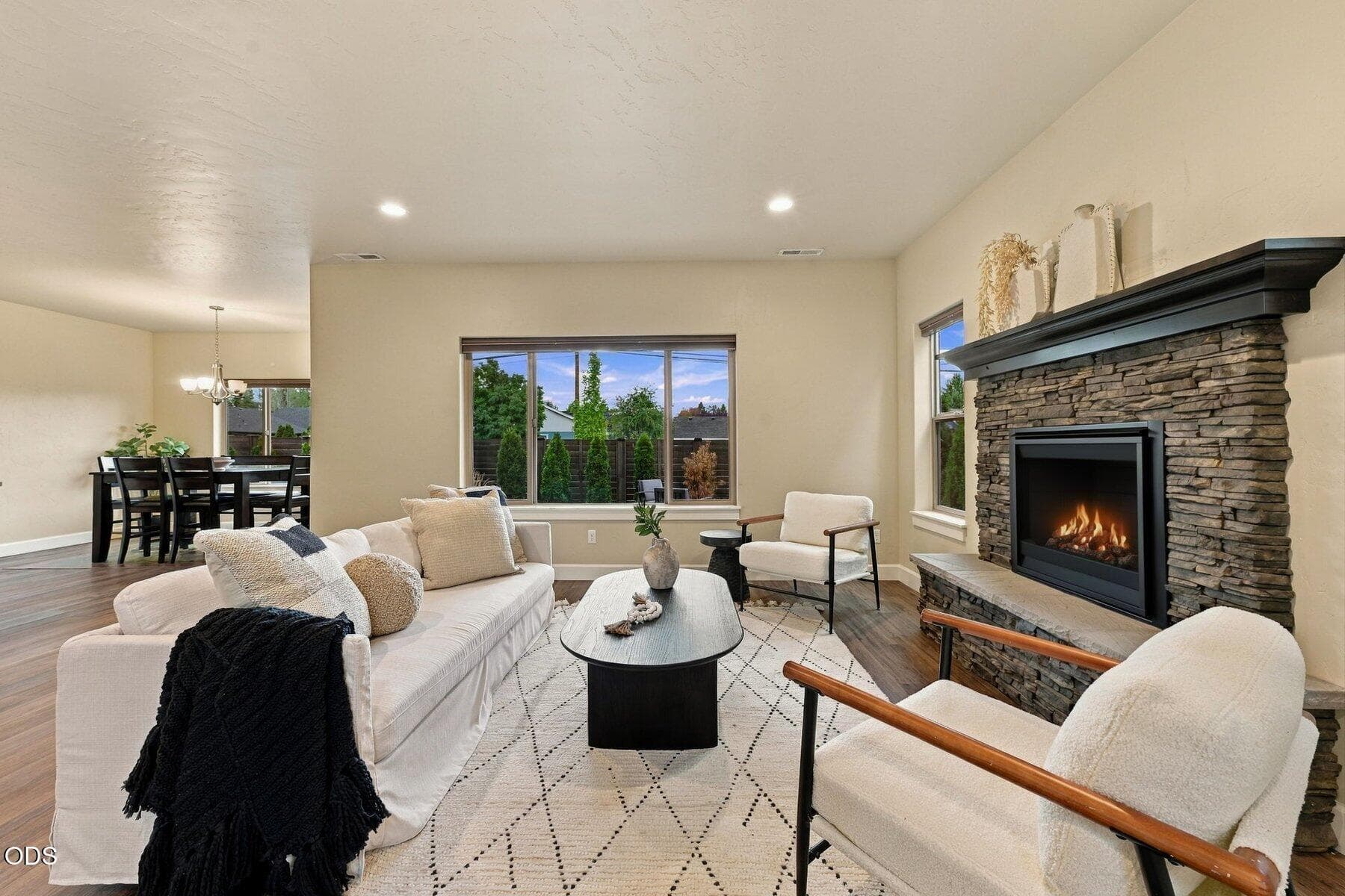 Photo 4 of 20597 SE Gemstone Avenue