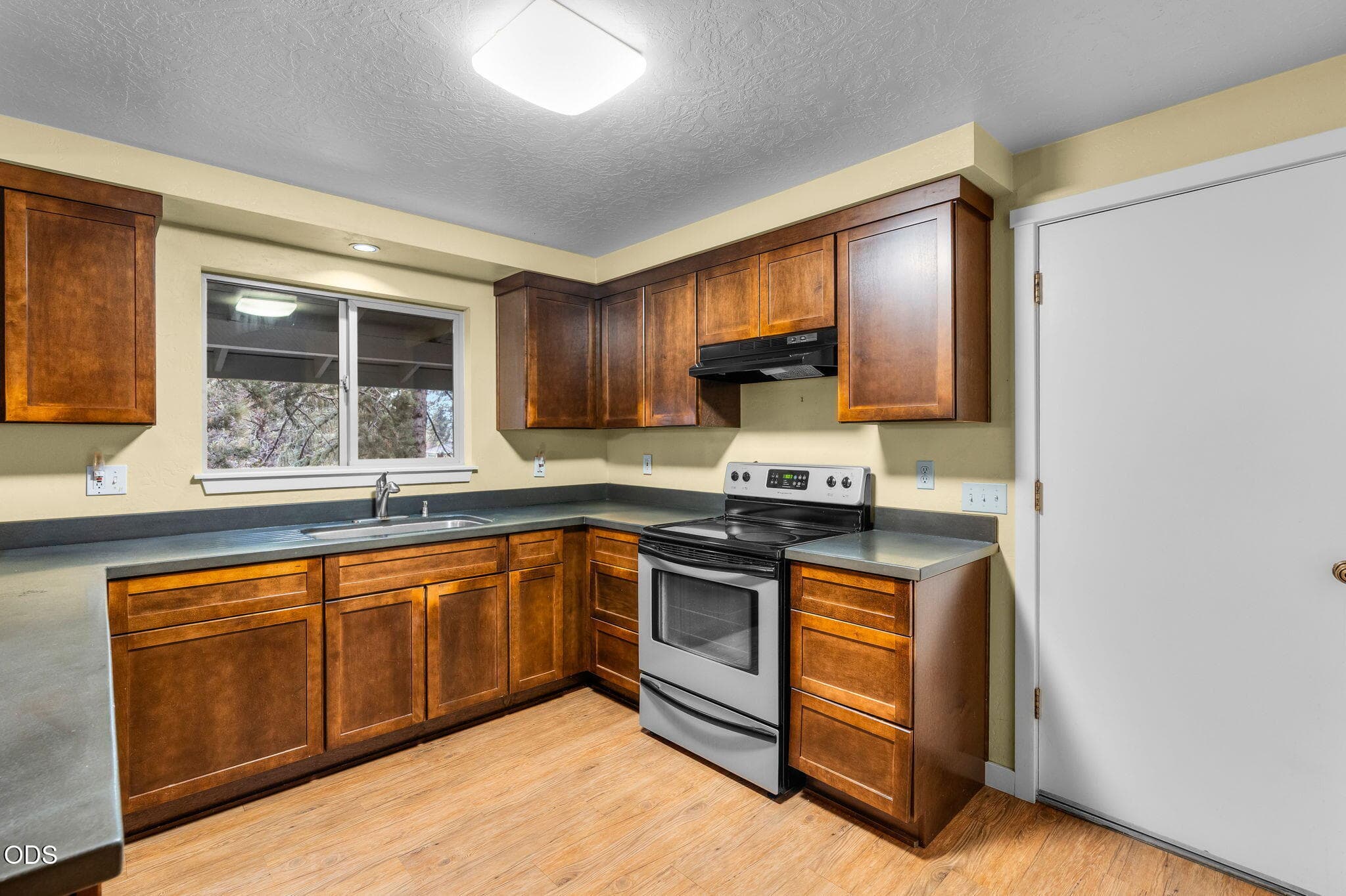 Photo 4 of 61180 Tapadera Street