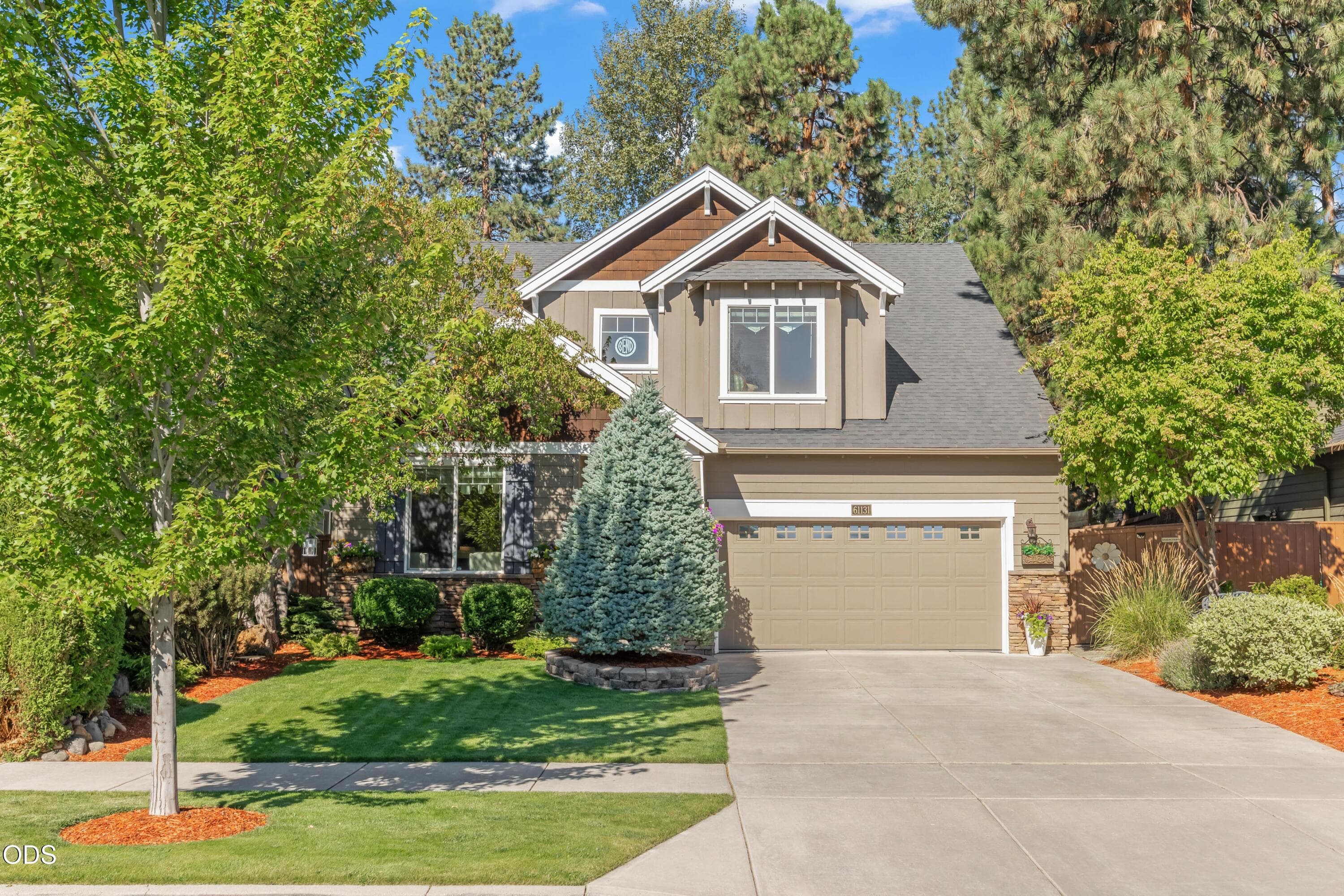 Photo 2 of 61131 Lodgepole Drive